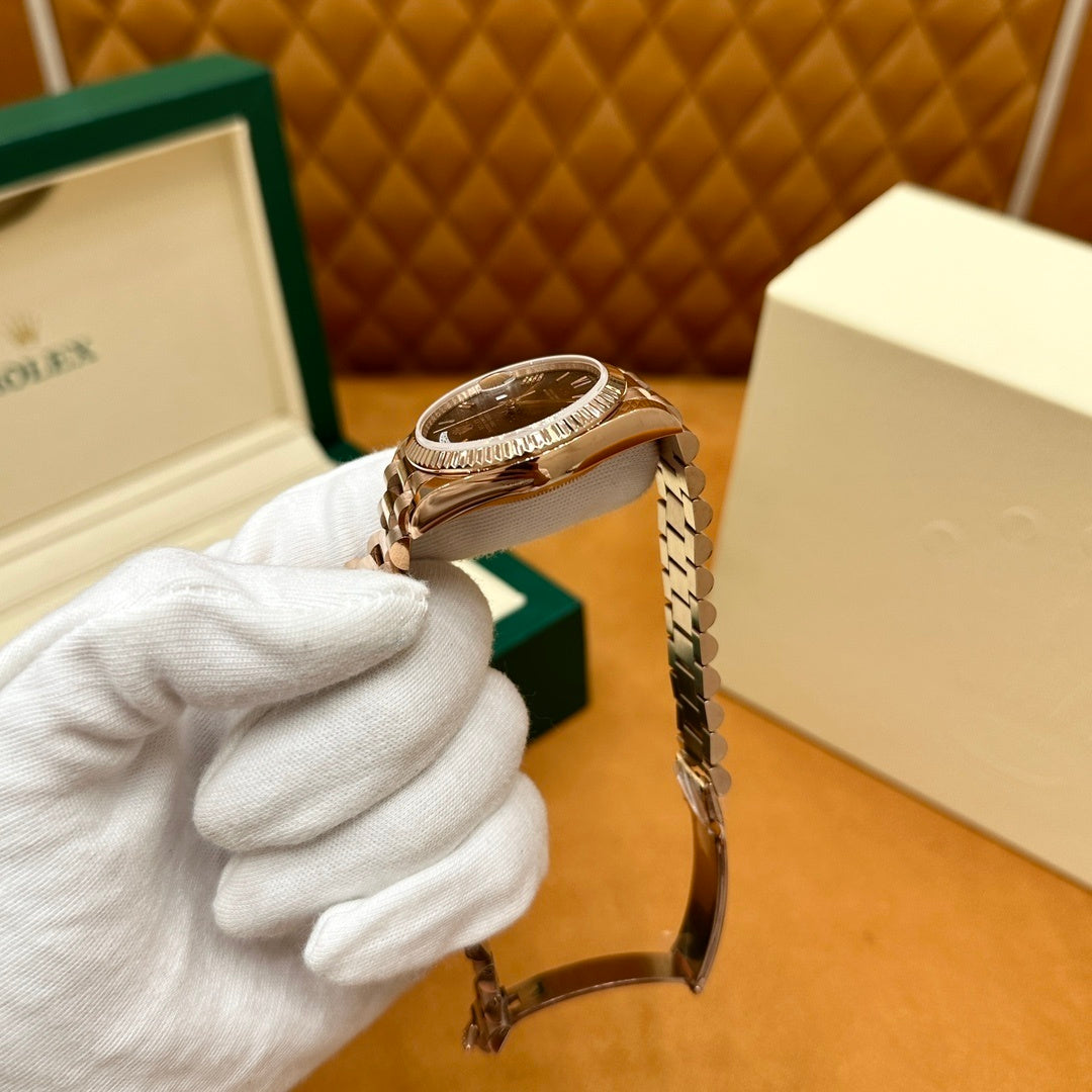 GOLD DAY-DATE CLASSIC WATCH