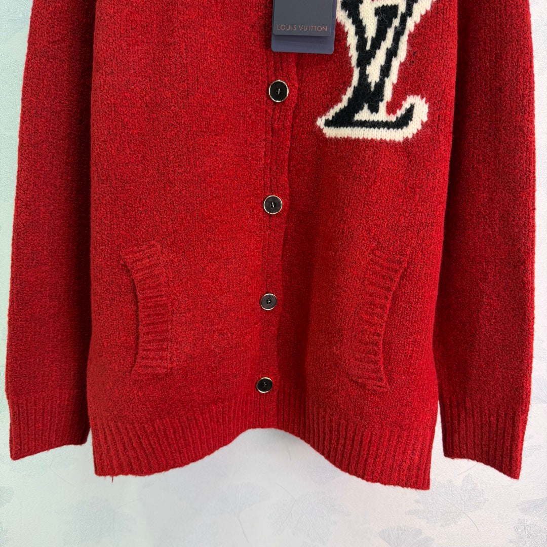 Strickjacke mit Knopfleiste und kontrastierenden Applikationen