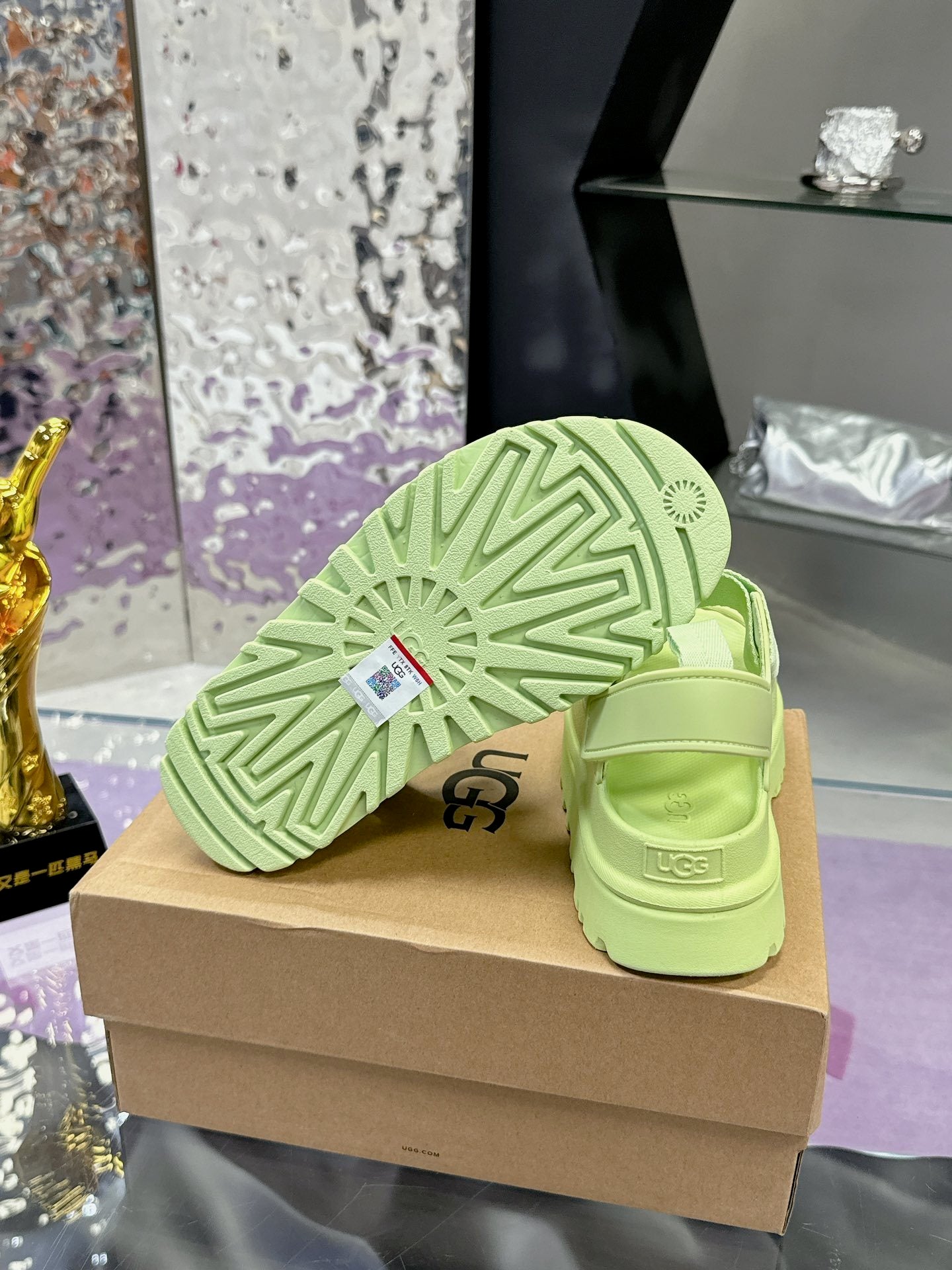 PLATFORM SANDALS – LIME