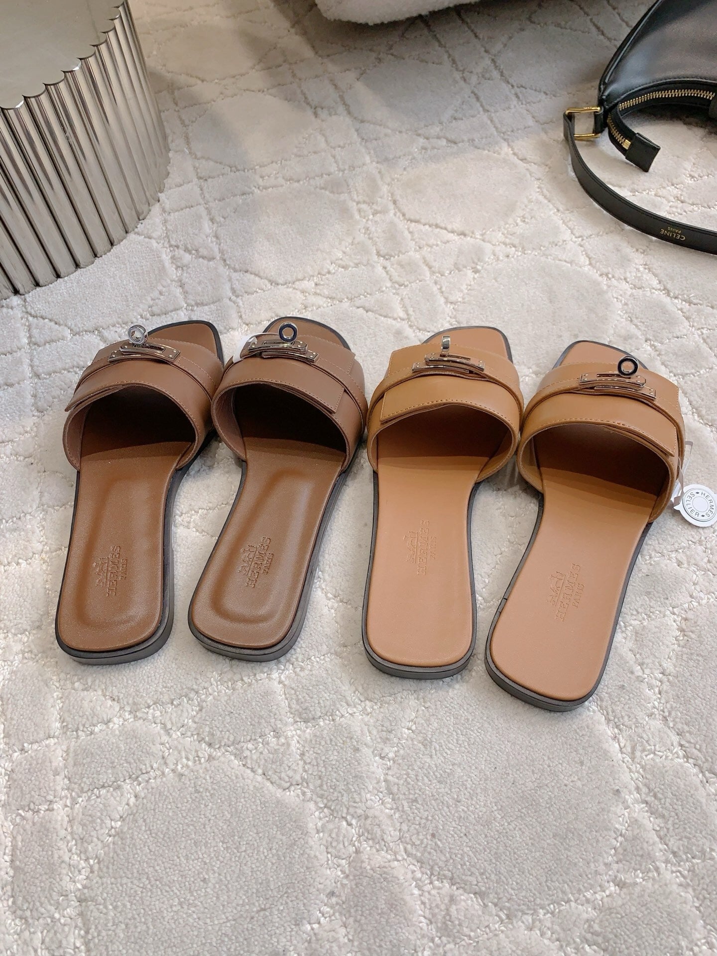 CLASSIC TAN FLAT SLIDES WITH POLISHED METAL BAR