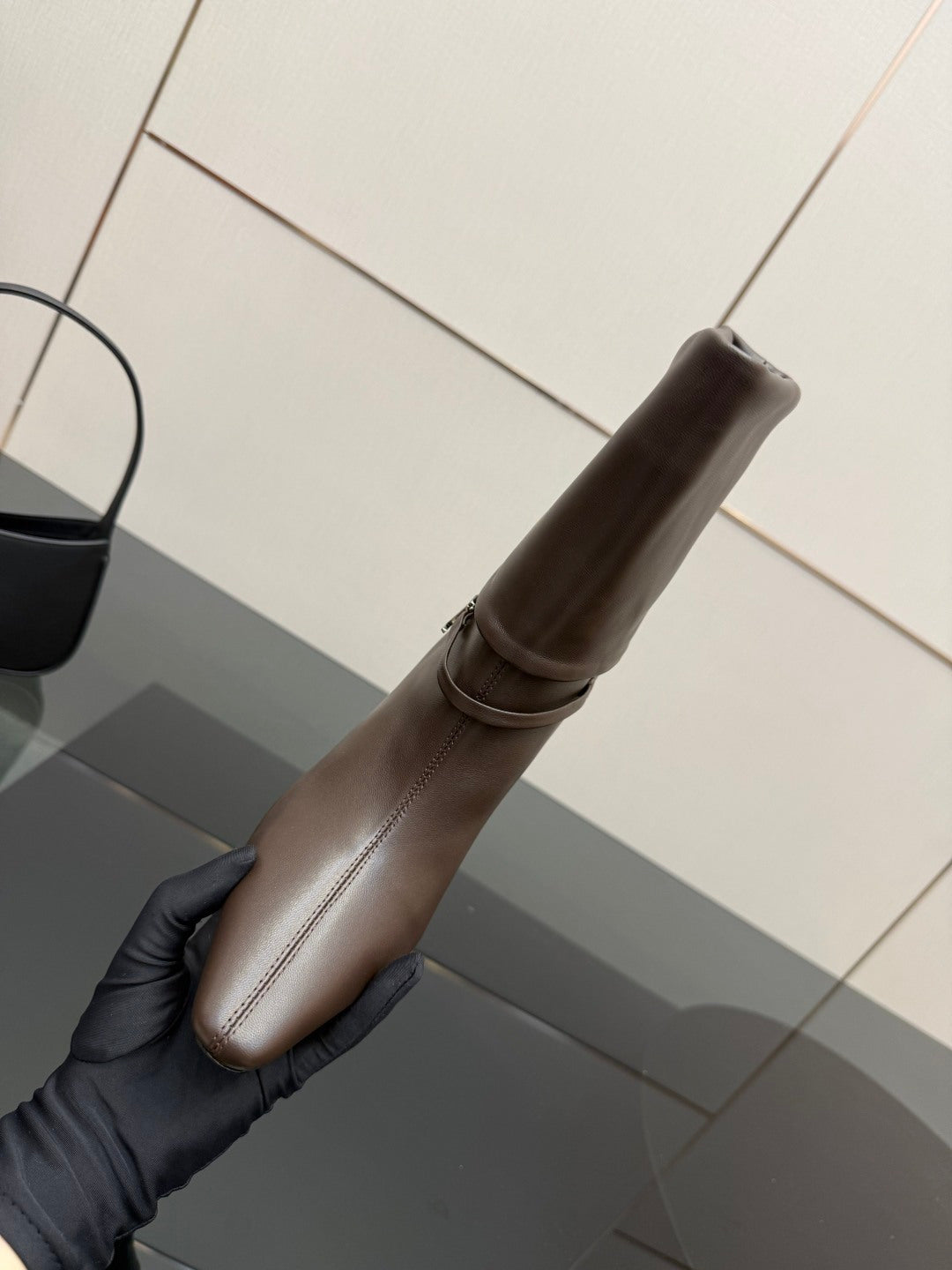 SLIM HEEL MID-CALF LEATHER BOOTS