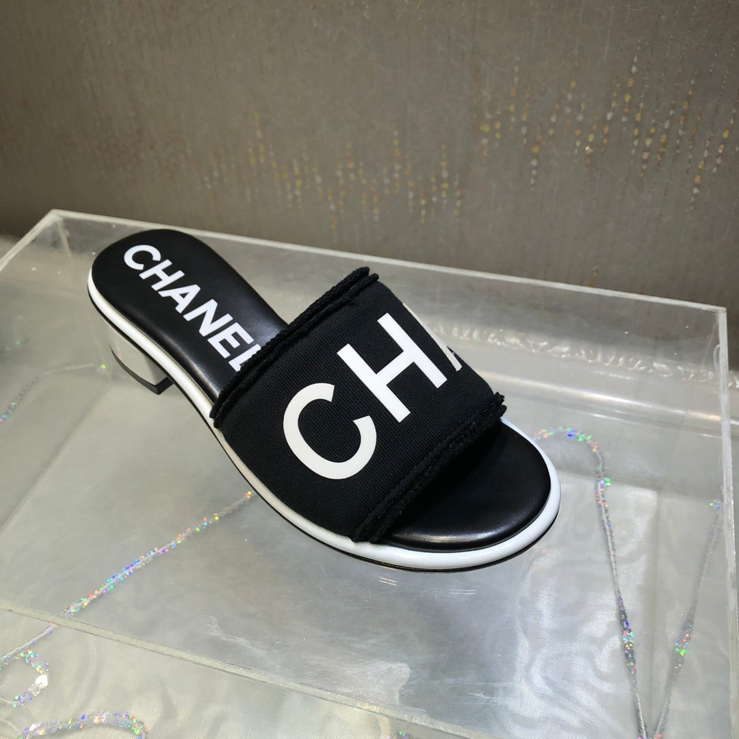 BLACK LOGO SLIDES