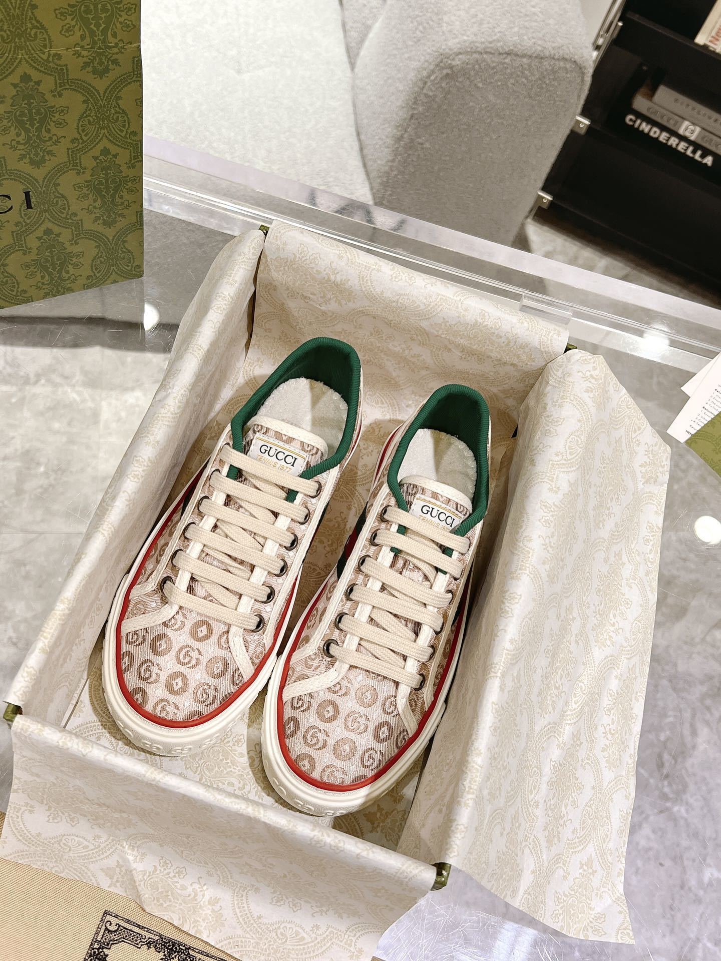 BEIGE GREEN LOW-TOP SNEAKERS