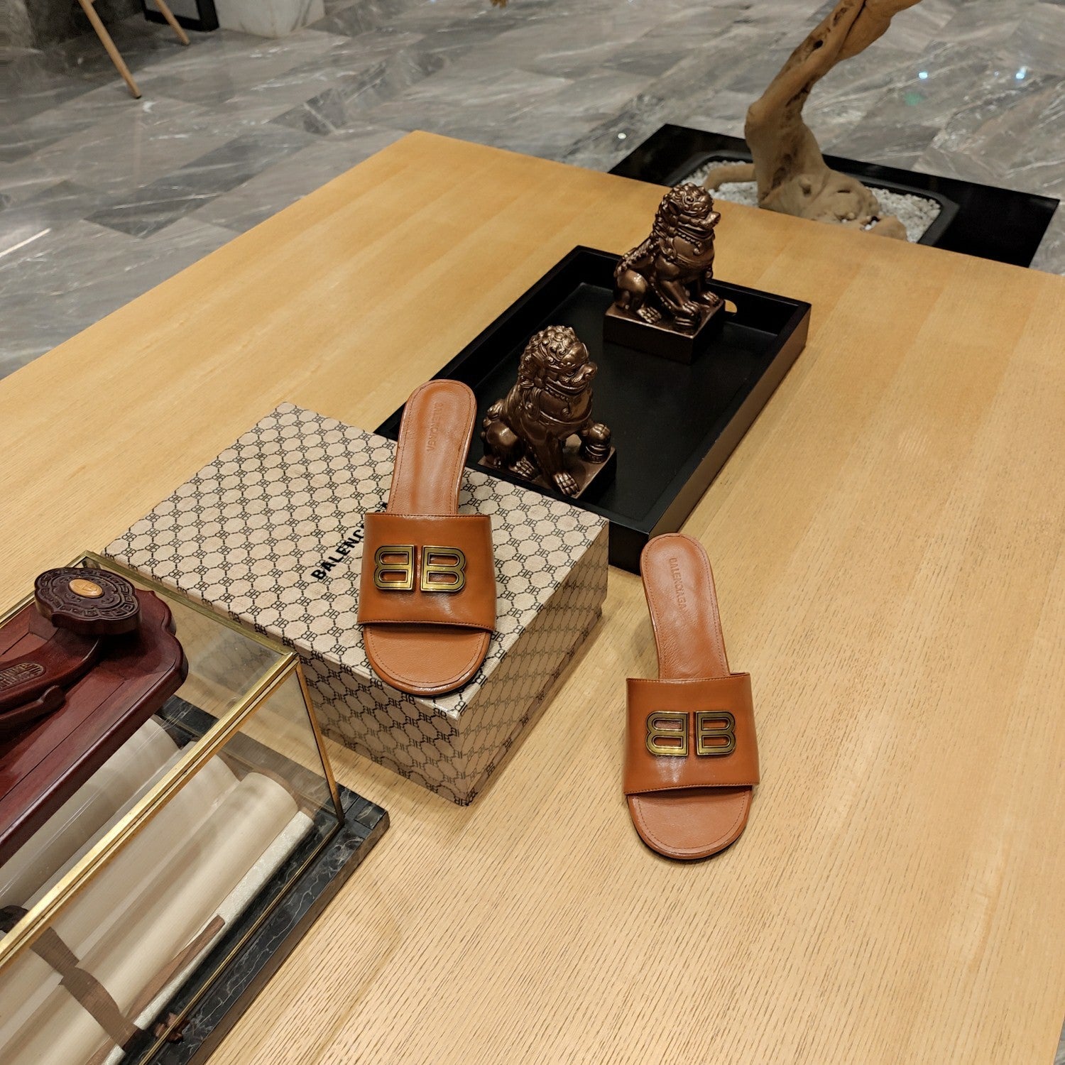 BROWN LOGO LOW HEEL MULE SANDALS