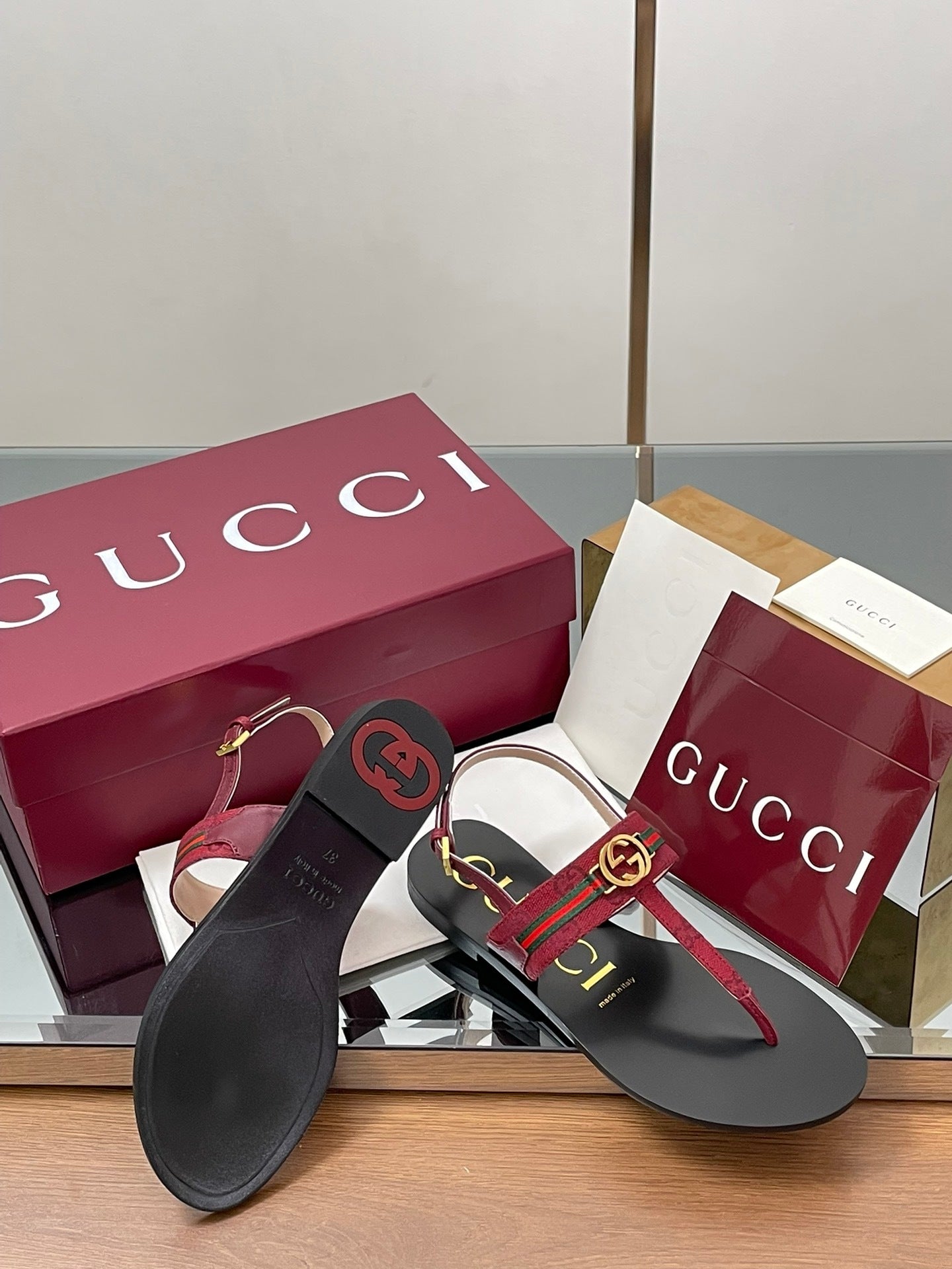 RED WEB STRIPE LOGO THONG SANDALS