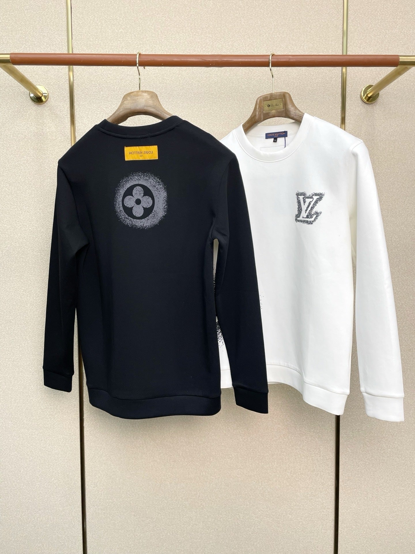 Sweatshirt mit minimalistischem Grafikprint und Rundhalsausschnitt