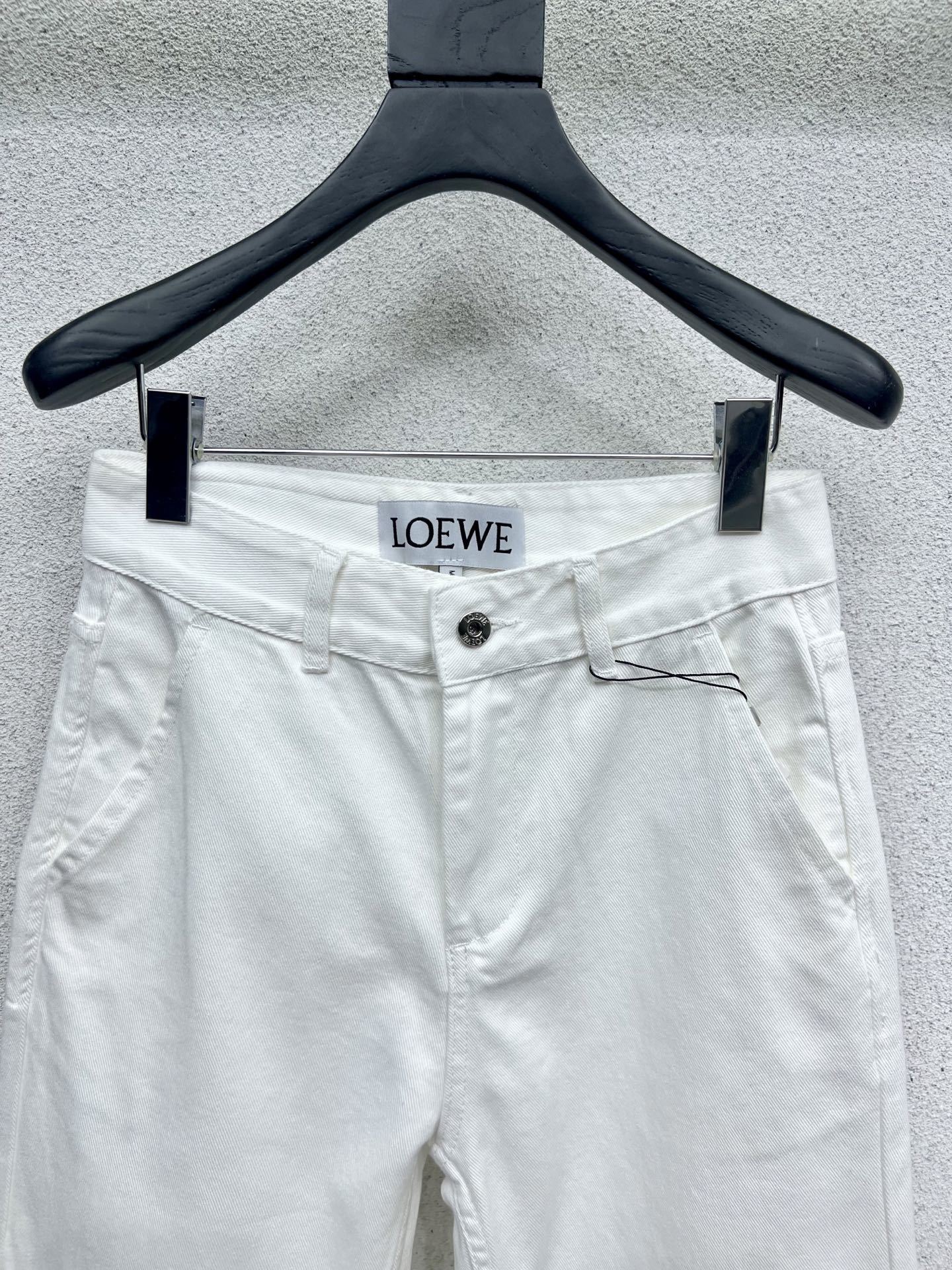 EMBOSSED LOGO STRAIGHT LEG WHITE DENIM JEANS