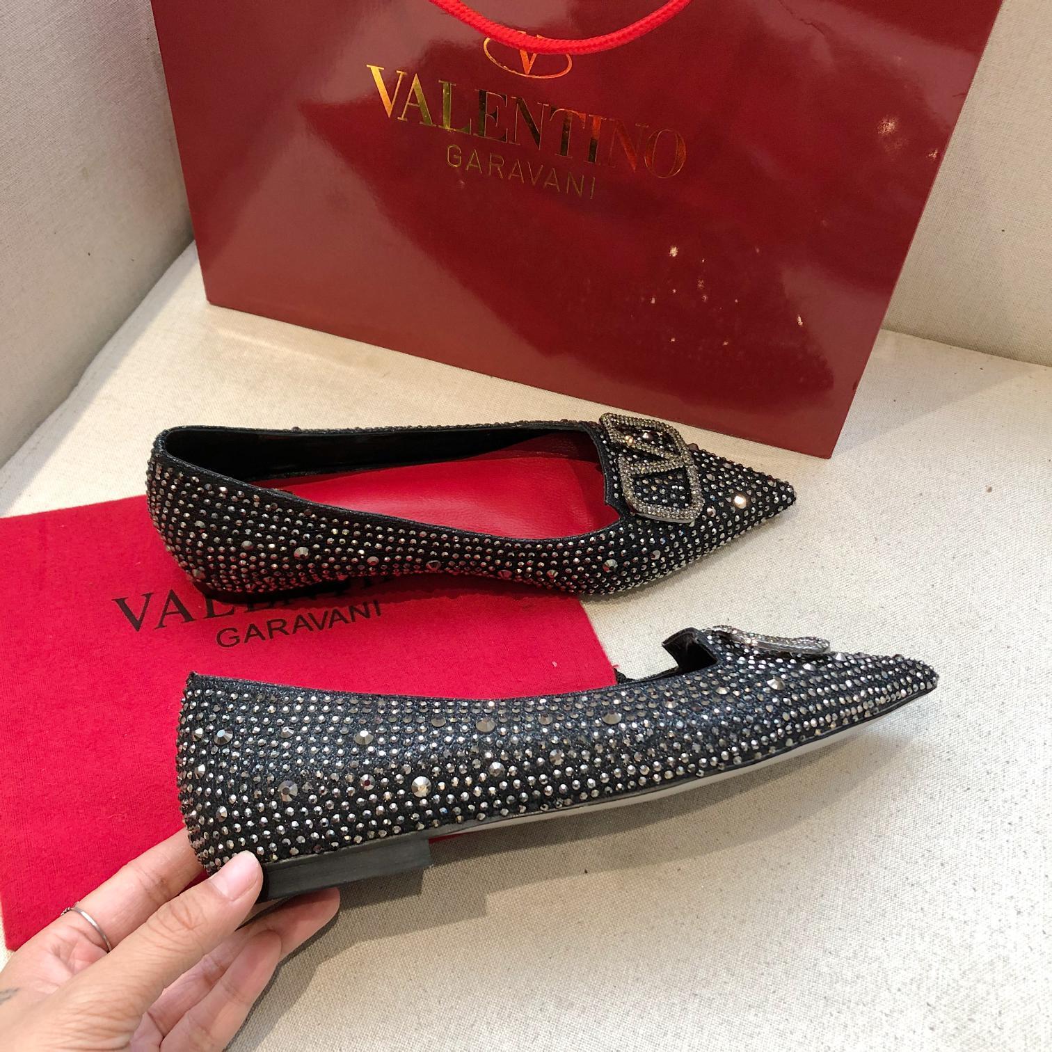 CRYSTAL EMBELLISHED POINTED FLATS WITH SIGNATURE BUCKLE