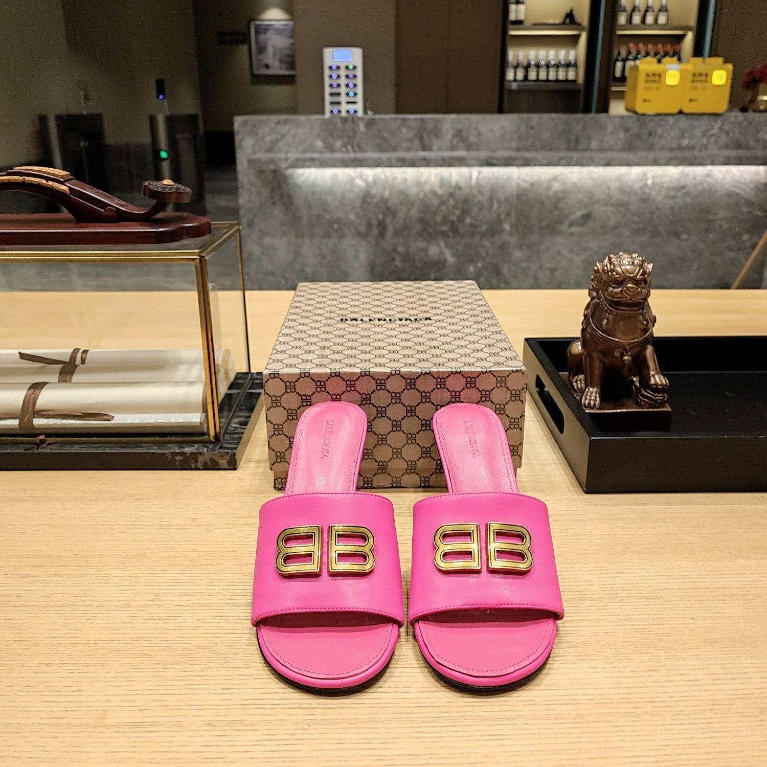 PINK LOGO LOW HEEL MULE SANDALS