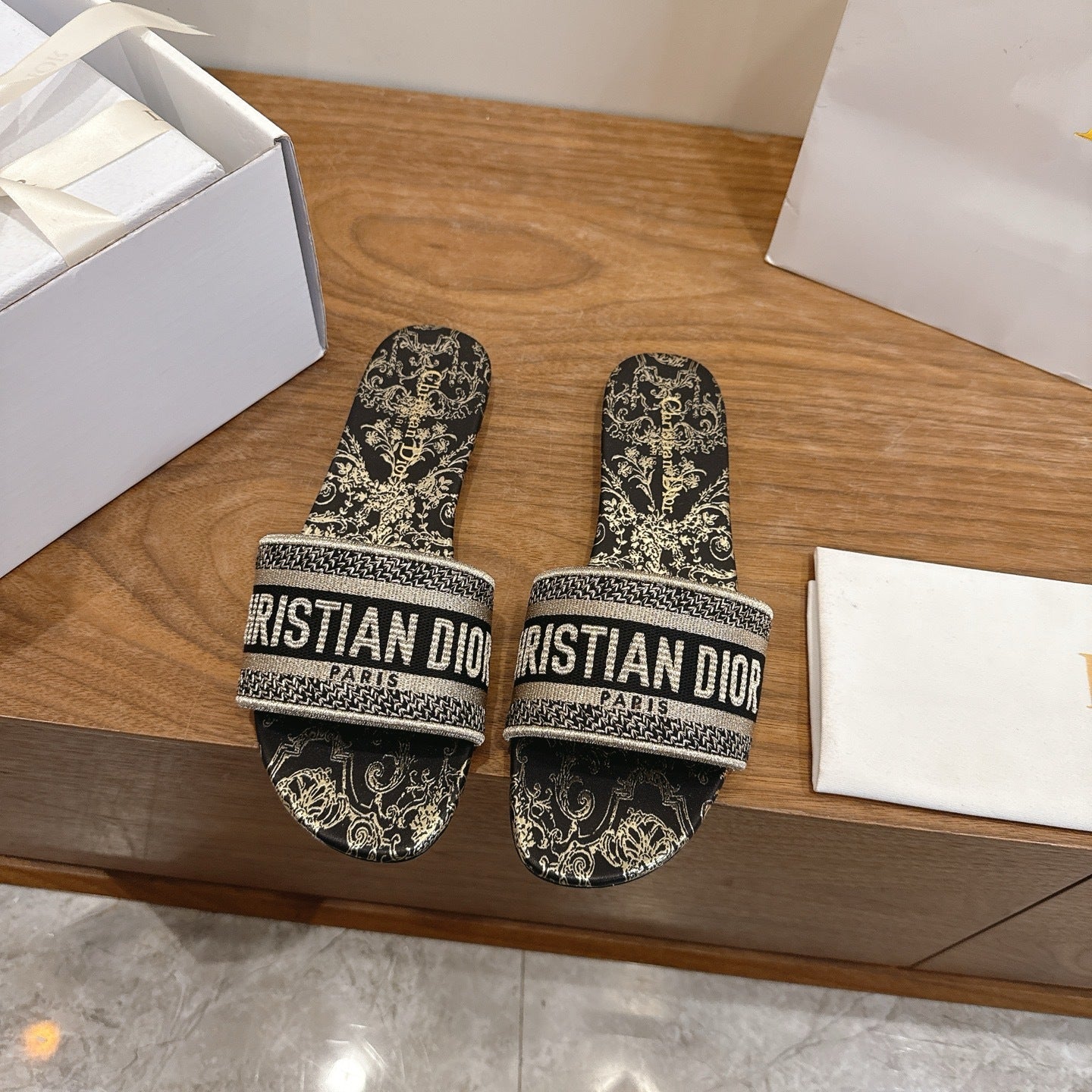 BLACK BAROQUE PRINT LOGO SLIDE SANDALS