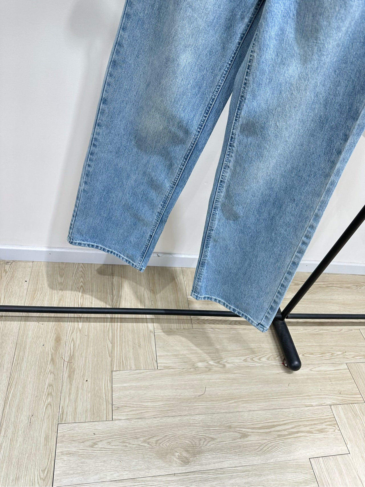 RELAXED STRAIGHT LEG DENIM JEANS