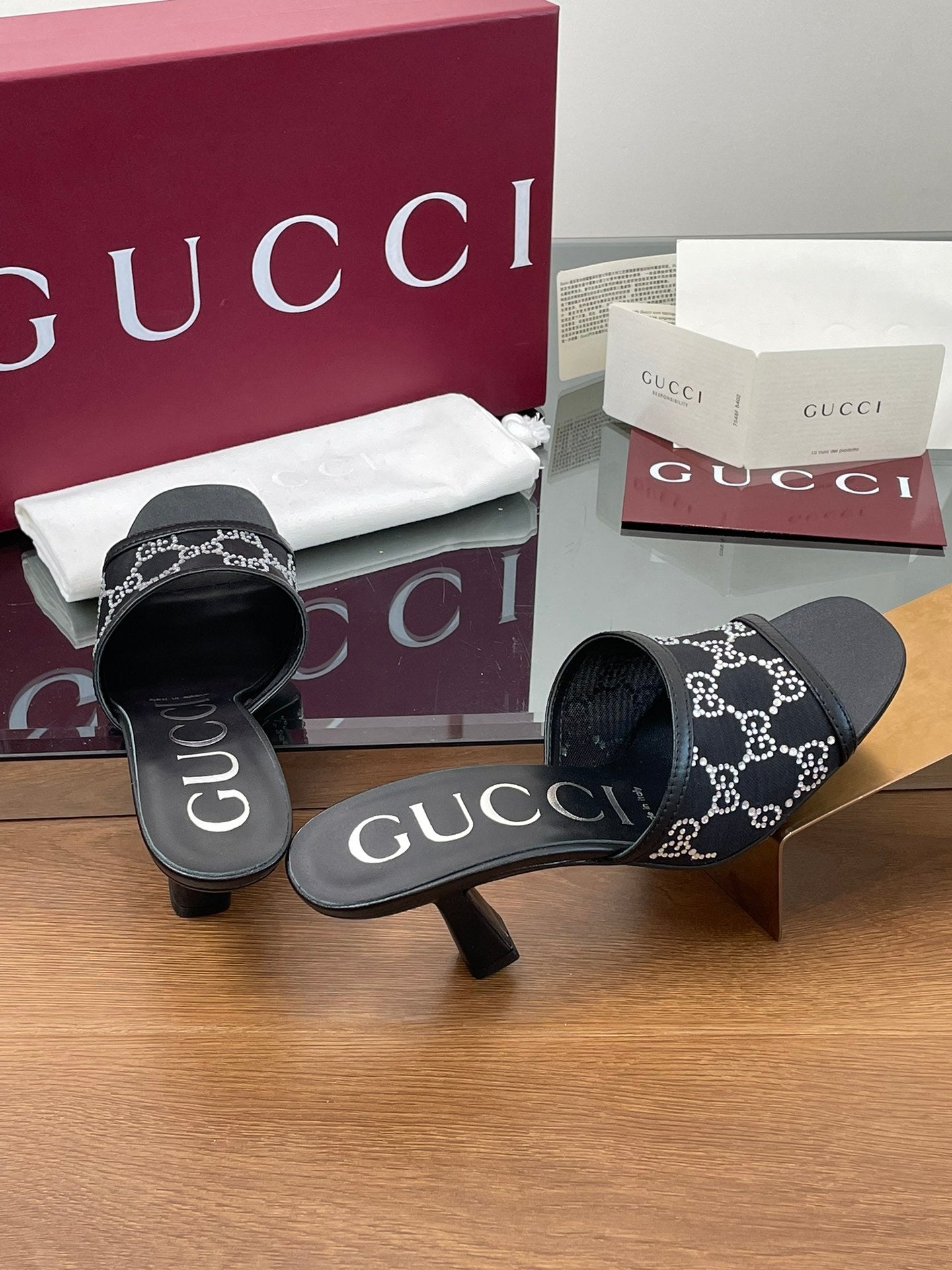 BLACK CRYSTAL PATTERN HEEL SLIDES