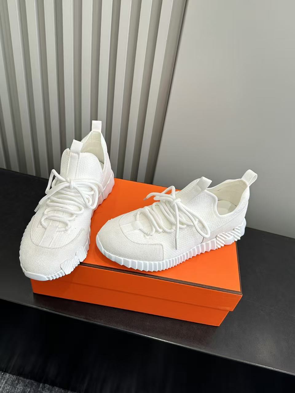 ALL-WHITE TECH-KNIT SNEAKERS WITH SUEDE PANELS & SCULPTED SOLE