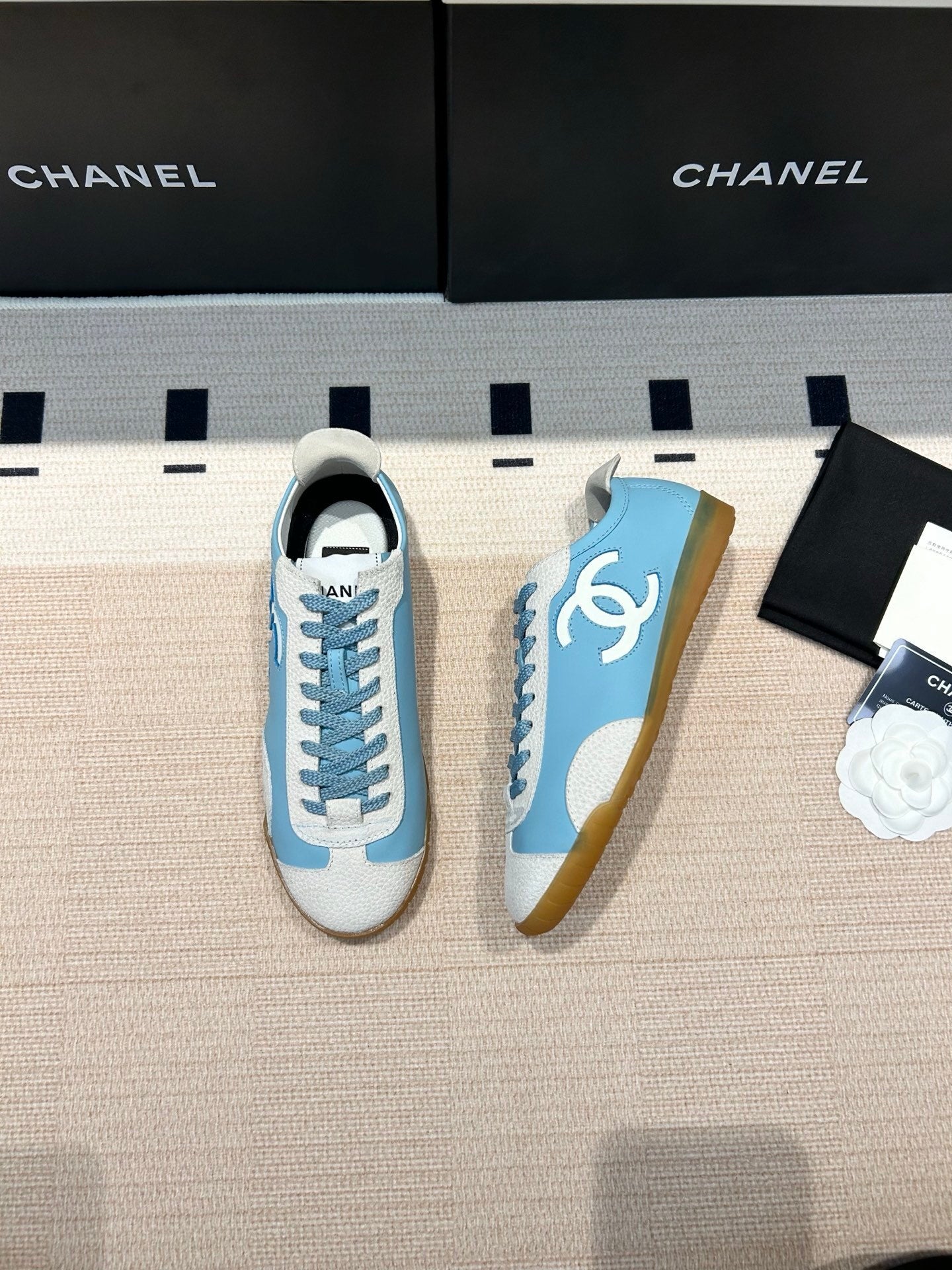 LOGO PANEL LOW-TOP SNEAKERS