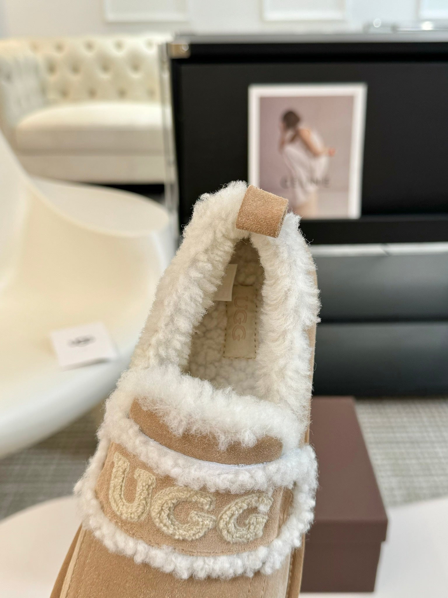 Plateau-Hausschuhe mit Kunstfellfutter