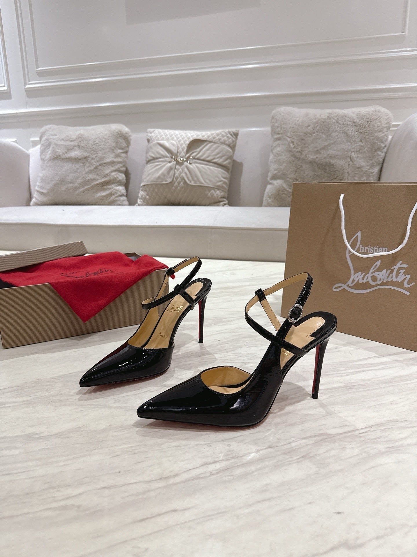 BLACK PATENT ANKLE-STRAP POINTED HEELS