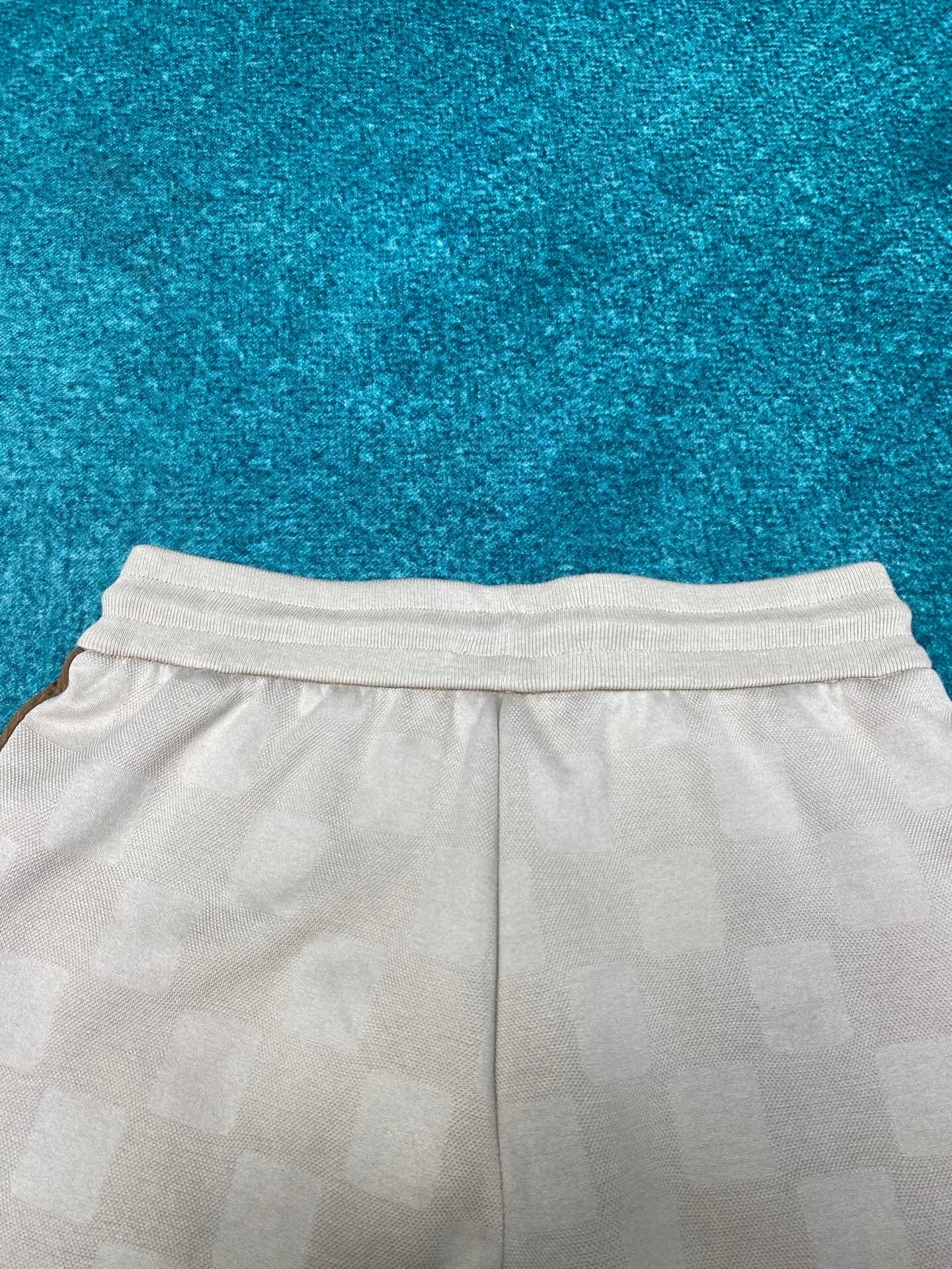 COLOR-BLOCK UTILITY SHORTS