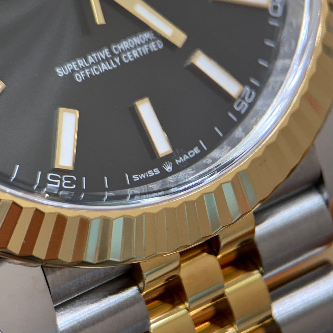 CLASSIC TWO-TONE ELEGANT WATCH