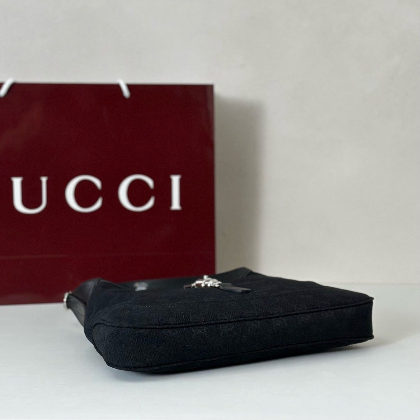 MINIMAL BLACK SHOULDER BAG