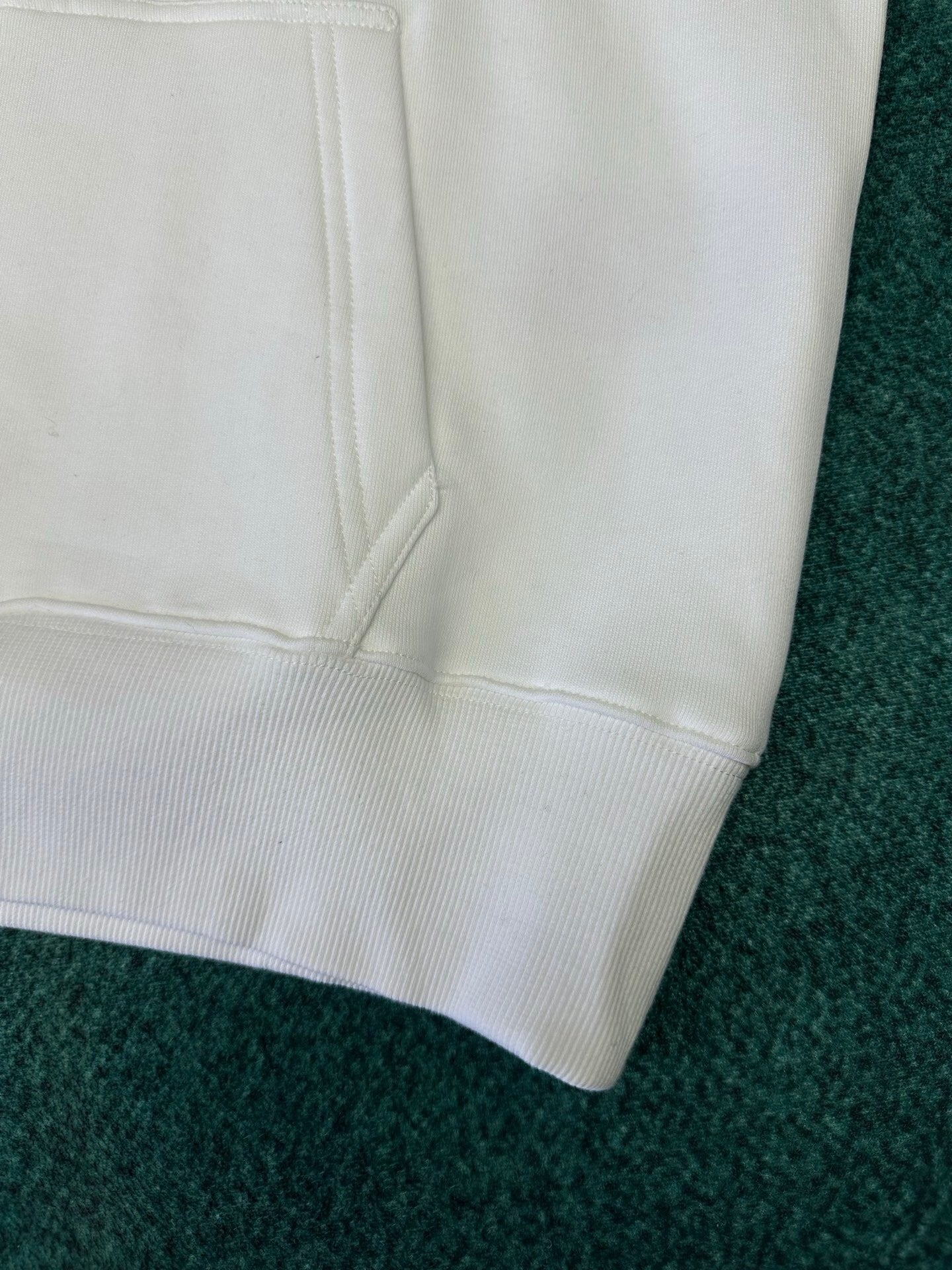 MINIMAL EMBROIDERED HOODIE