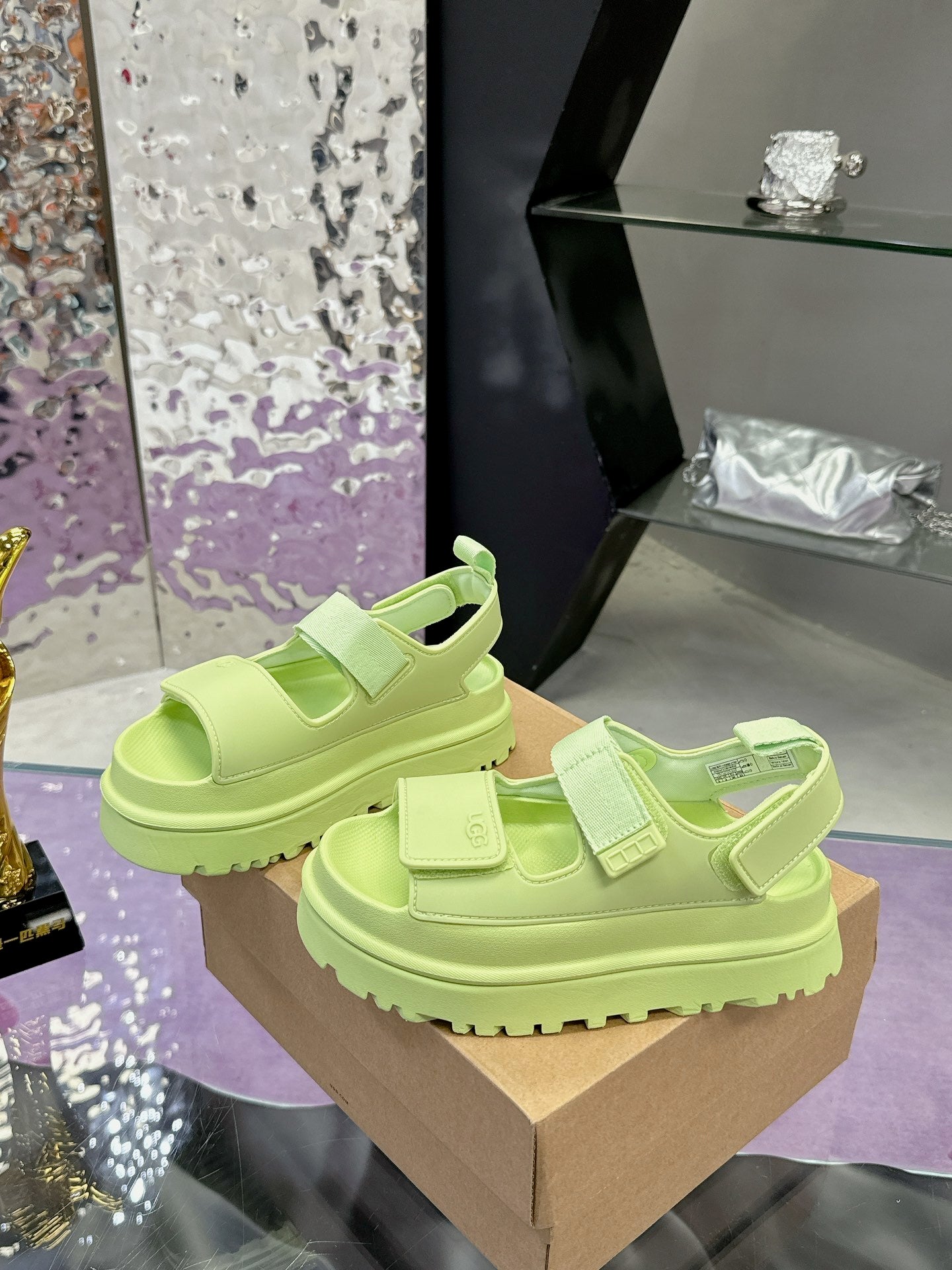 PLATFORM SANDALS – LIME