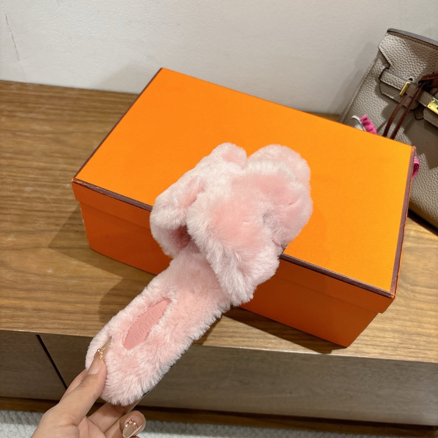 ROSA PANTOFFELN AUS KUNSTPELZ