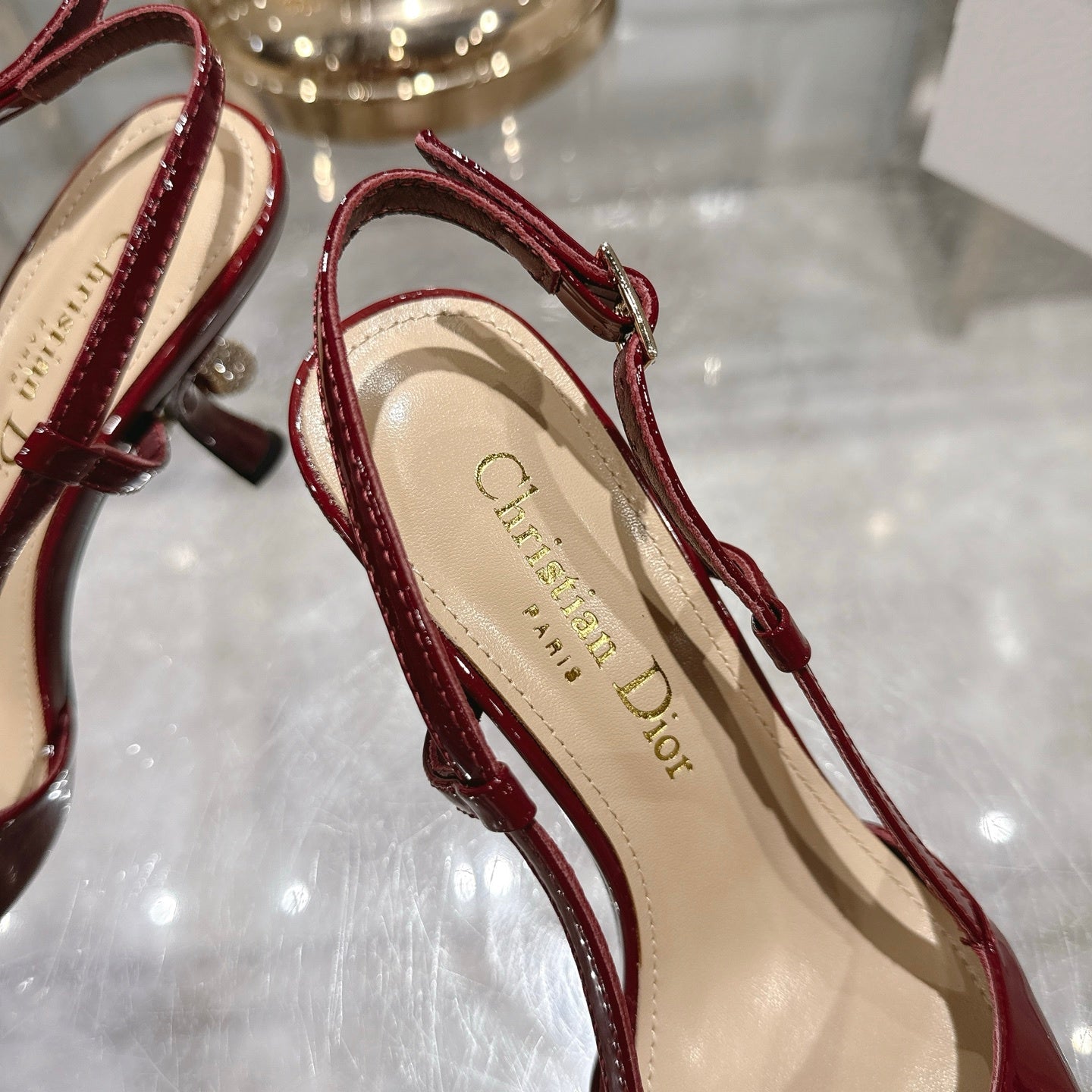 PATENT SLINGBACK KITTEN HEELS – BURGUNDY