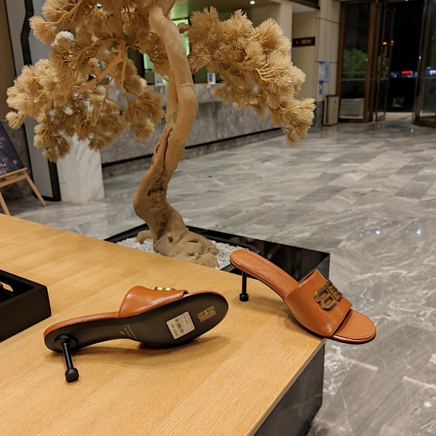 BROWN LOGO LOW HEEL MULE SANDALS