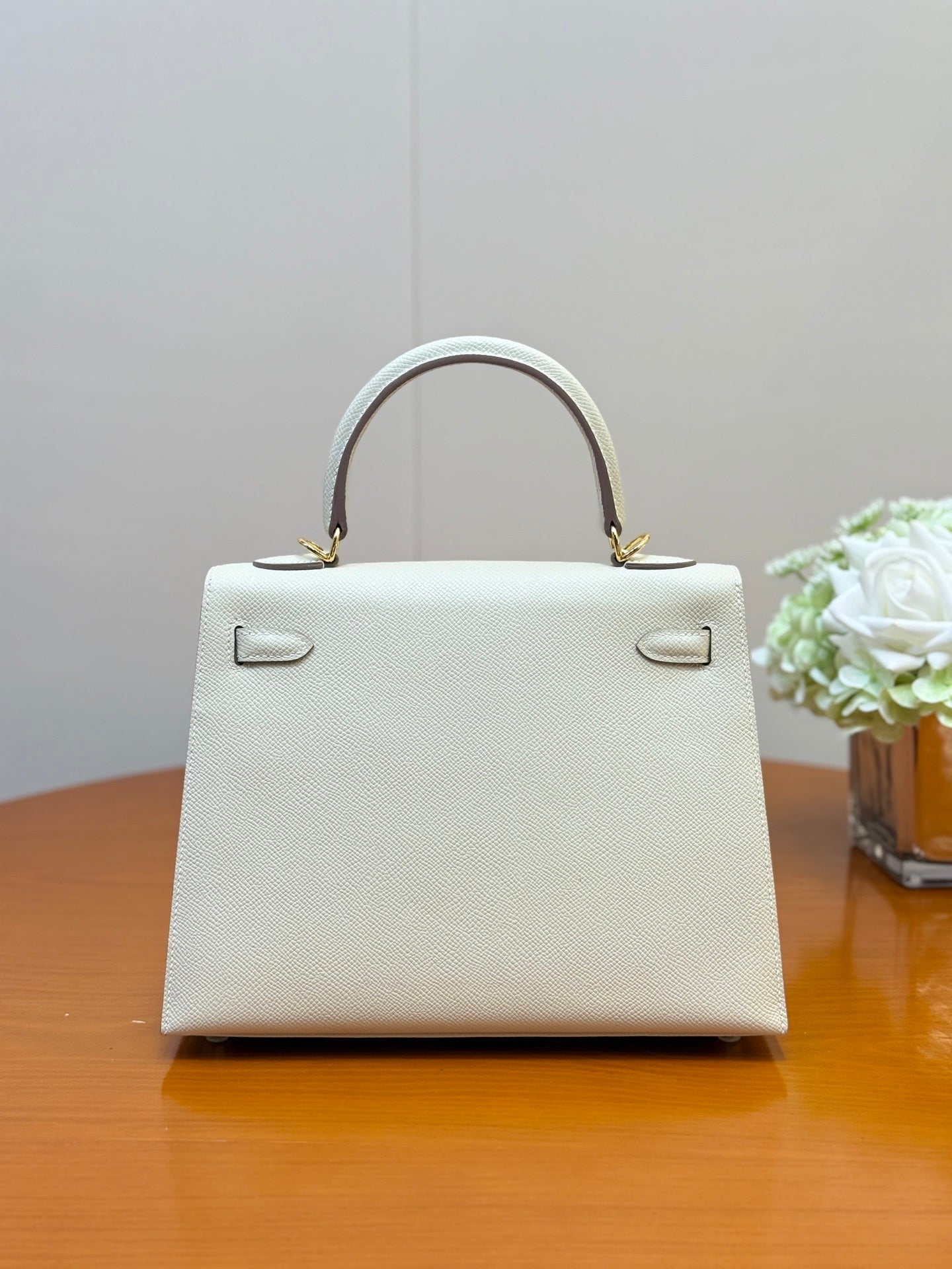 PEARL WHITE CLASSIC TOP HANDLE BAG
