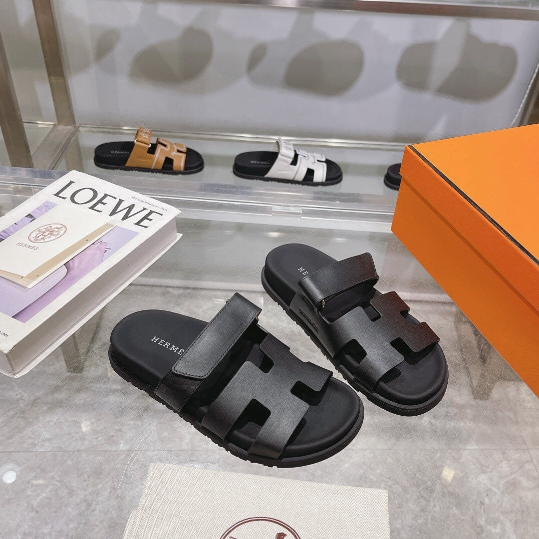 BLACK ADJUSTABLE STRAP SLIDE SANDALS