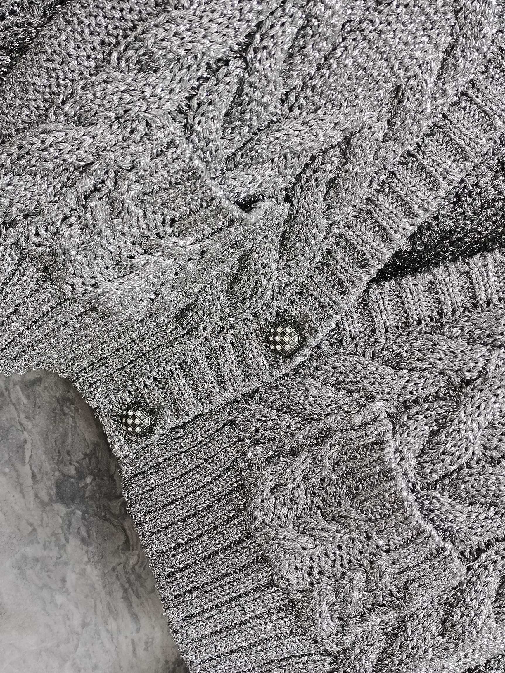 CROPPED CABLE KNIT CARDIGAN