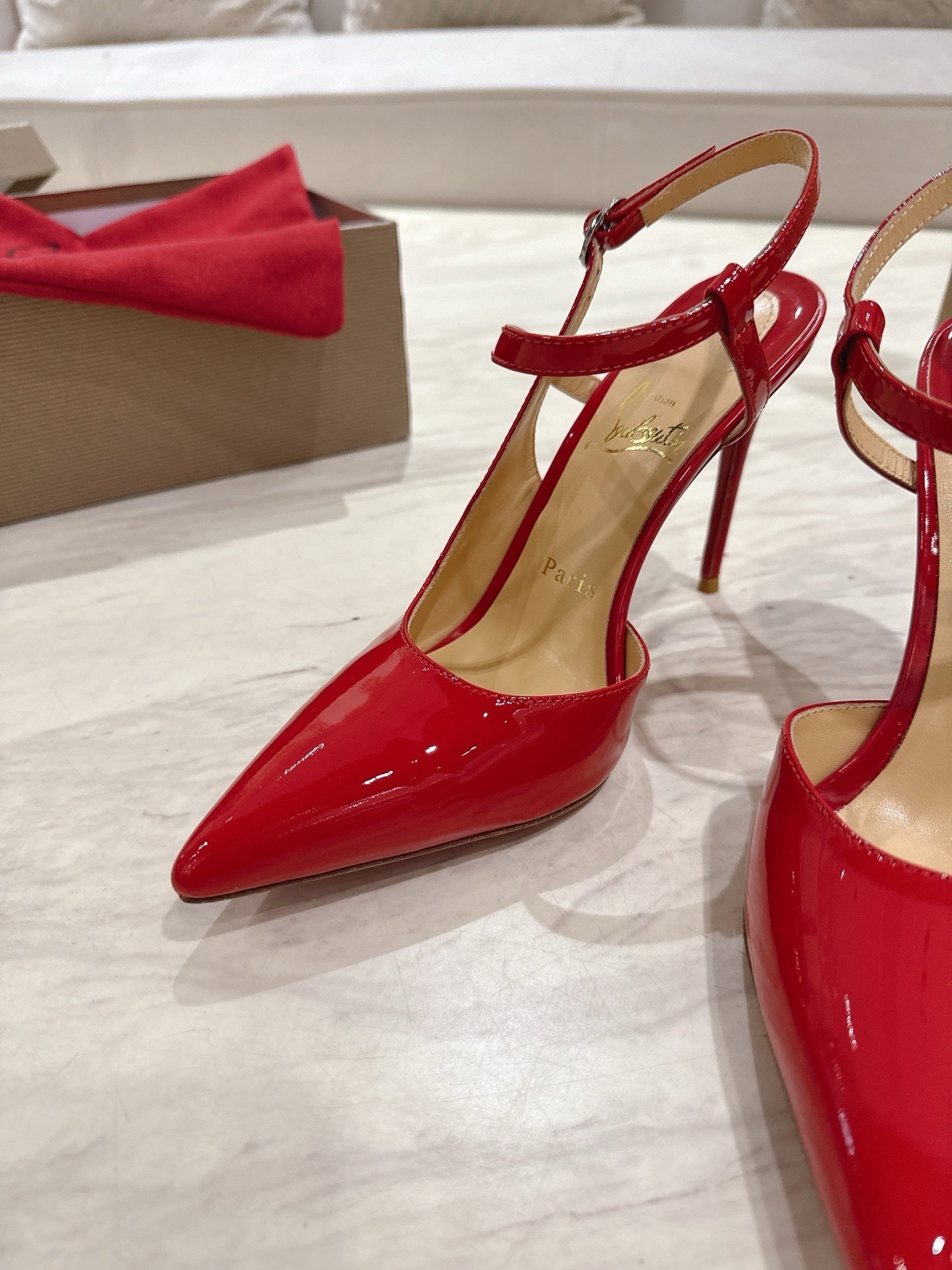 RED PATENT ANKLE-STRAP POINTED HEELS