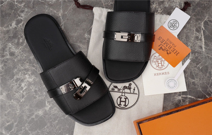 TEXTURED BLACK BUCKLE SLIDE SANDALS