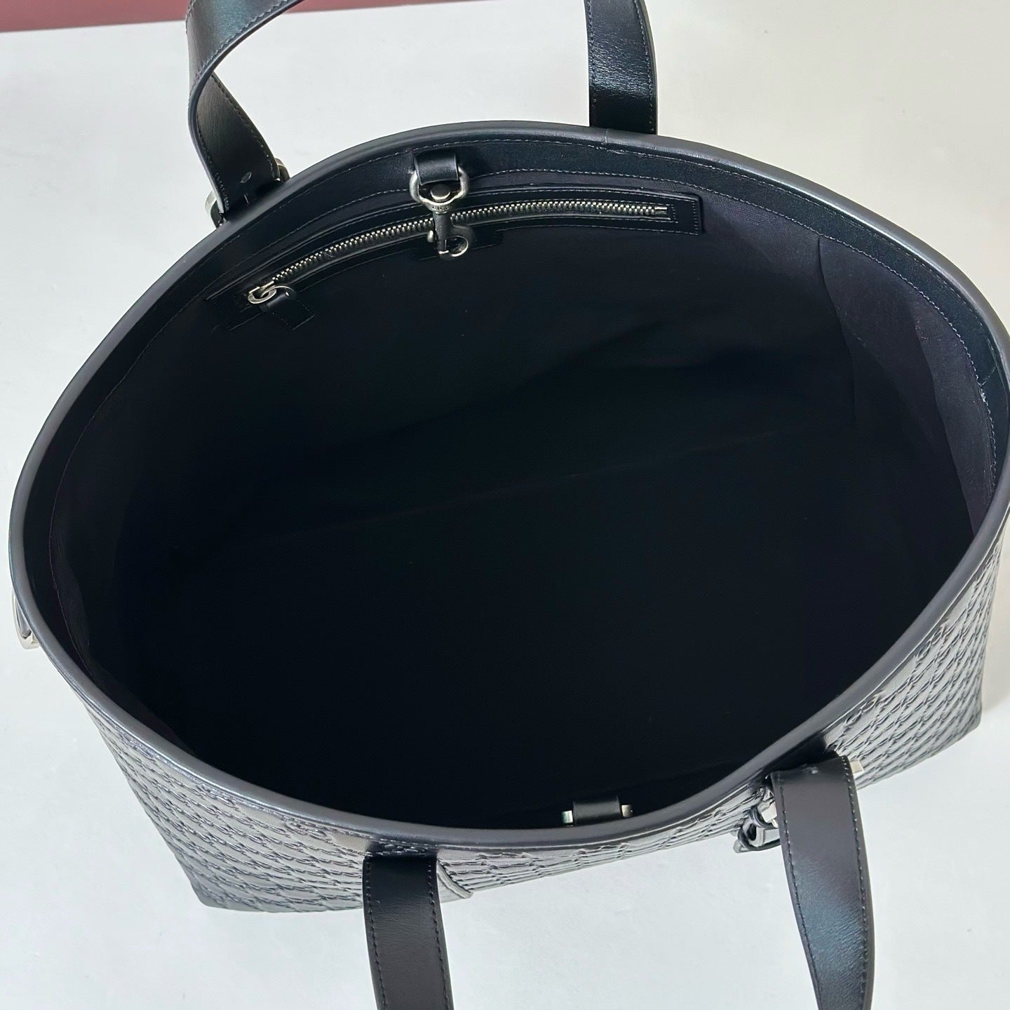 EMBOSSED LEATHER TOTE BAG