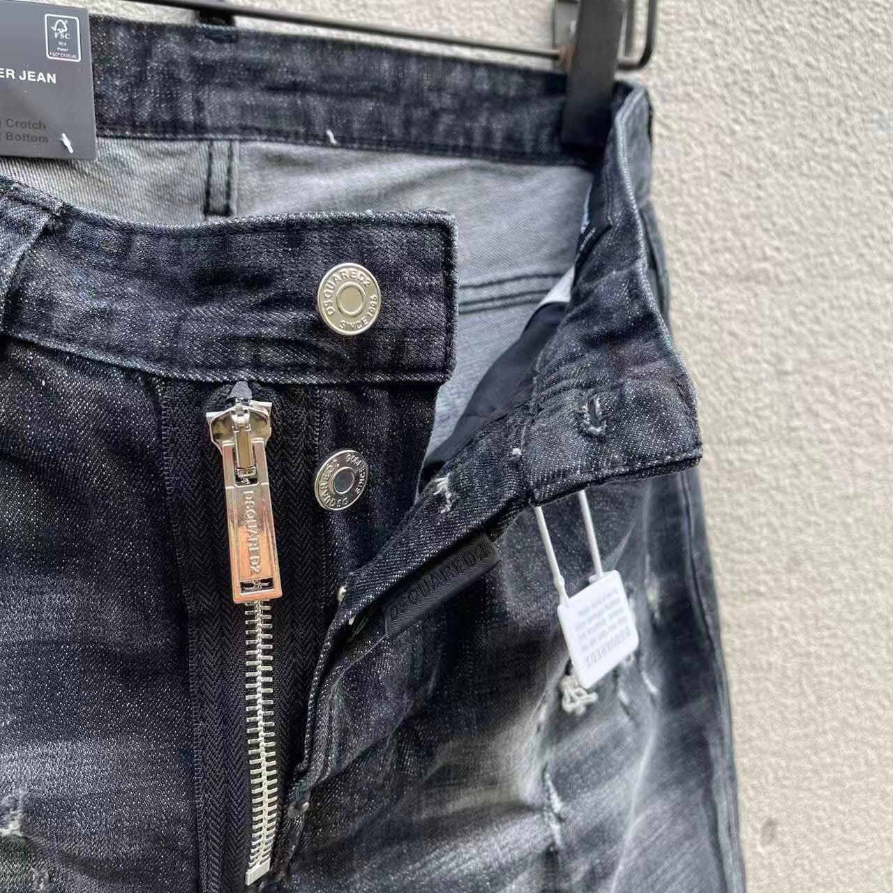 DISTRESSED ZIP SKINNY JEANS