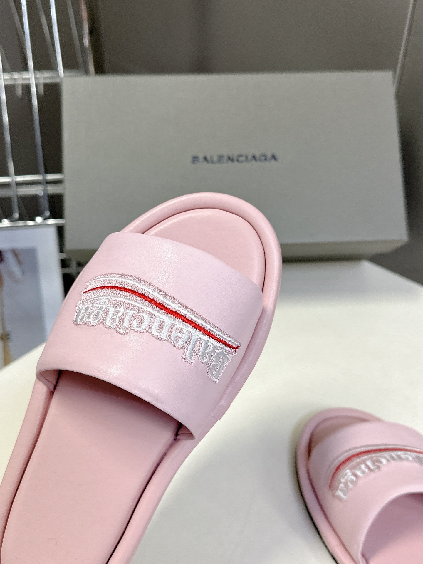 PASTEL PINK LOGO SLIDE SANDALS