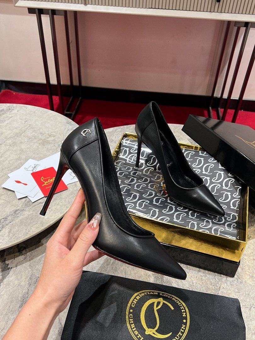 BLACK CLASSIC POINTED-TOE PUMPS