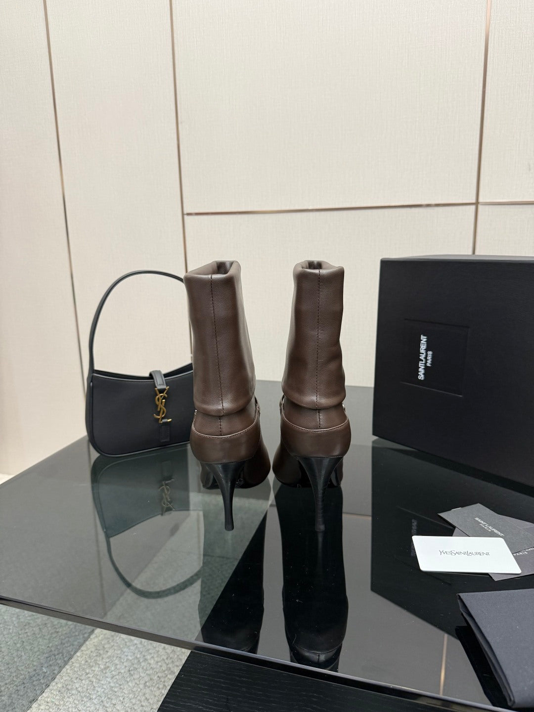 SLIM HEEL MID-CALF LEATHER BOOTS