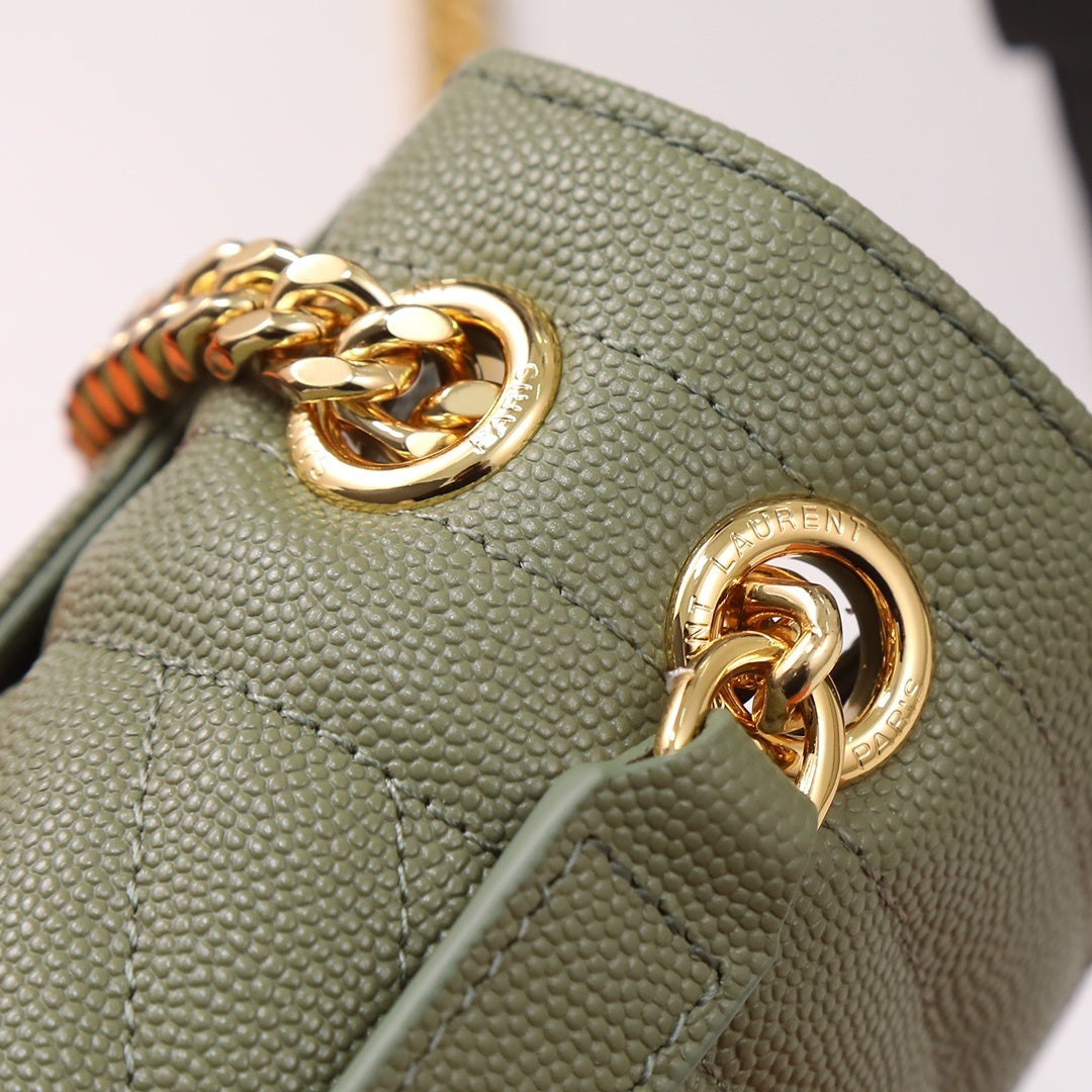 QUILTED ENVELOPE CHAIN SHOULDER BAG