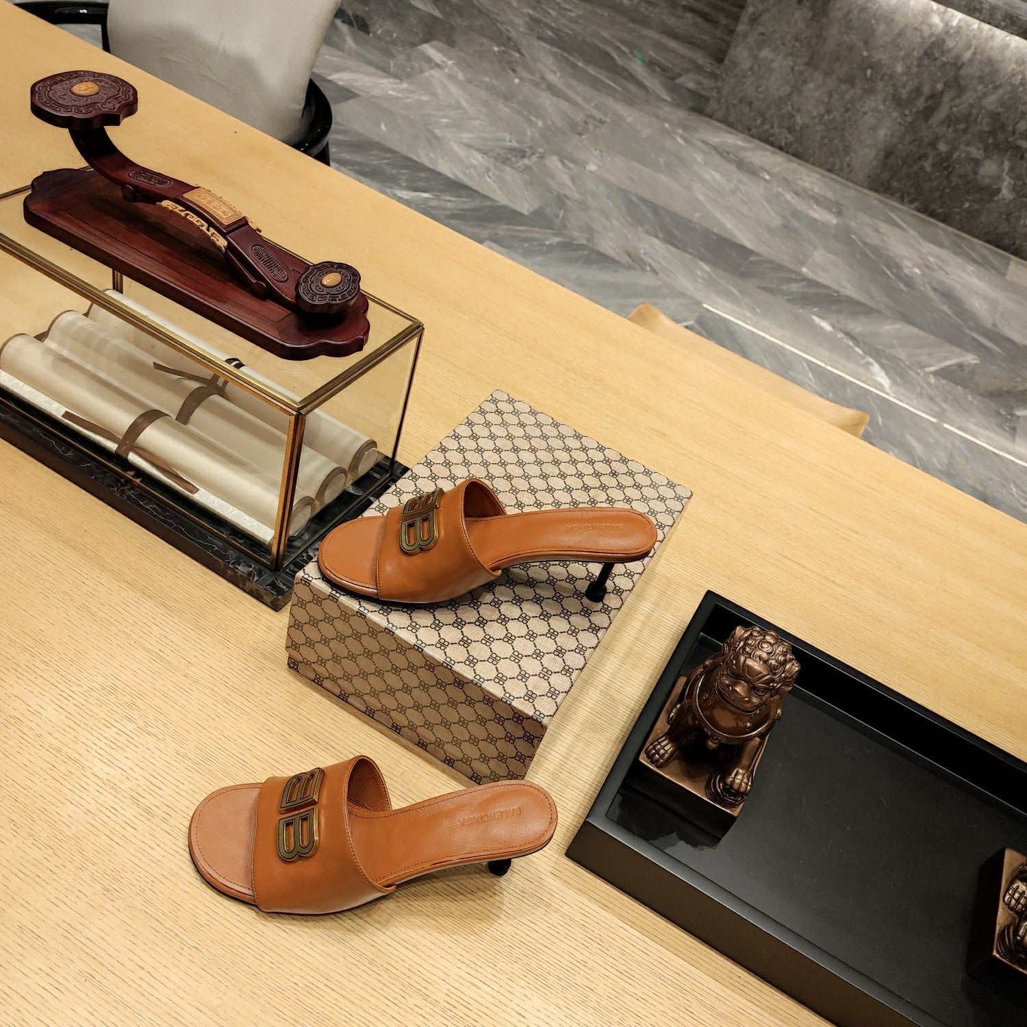 BROWN LOGO LOW HEEL MULE SANDALS