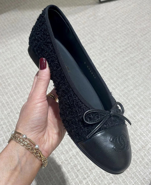 BLACK QUILTED BALLET FLATS