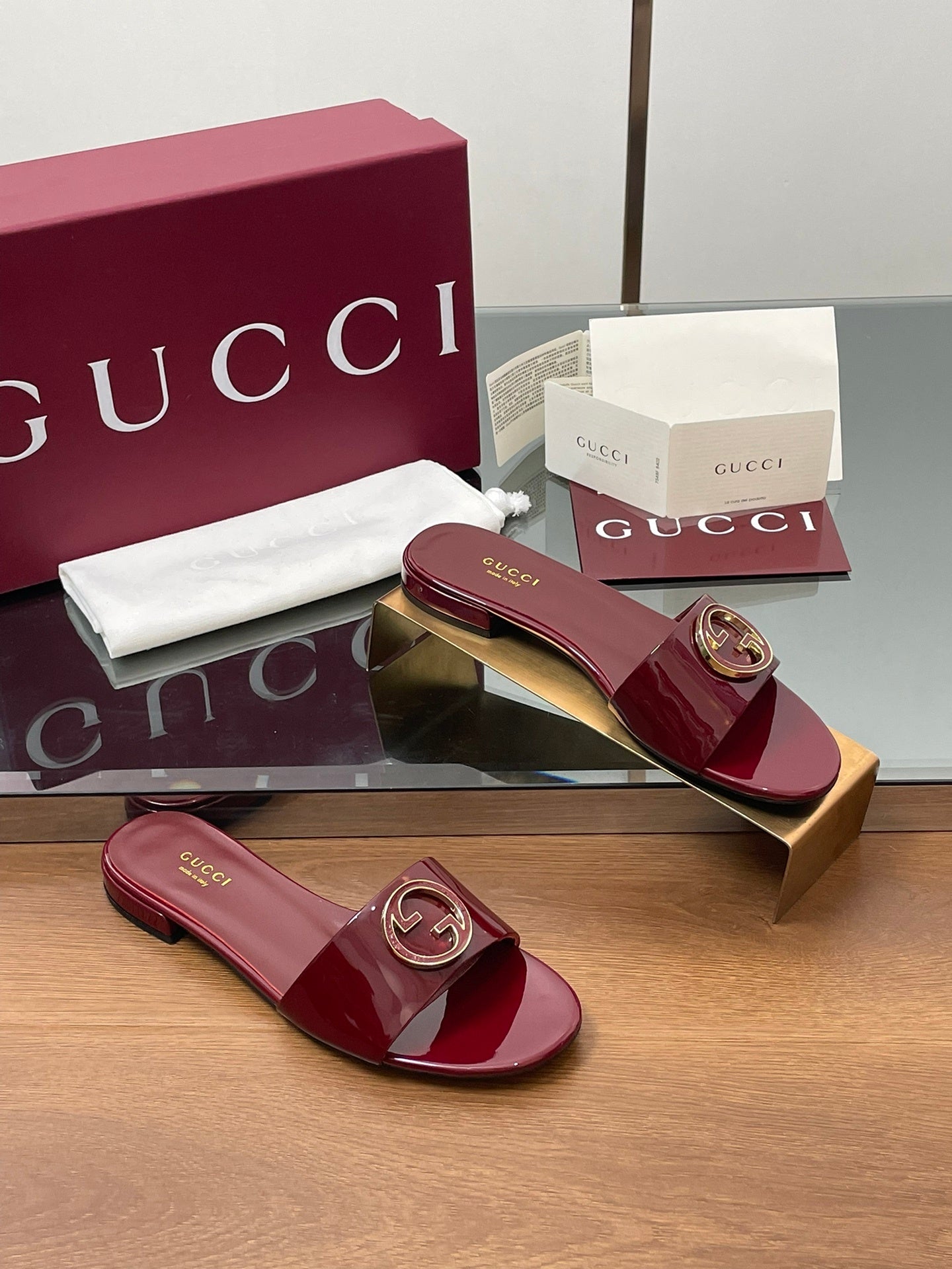 RED PATENT LOGO SLIDES