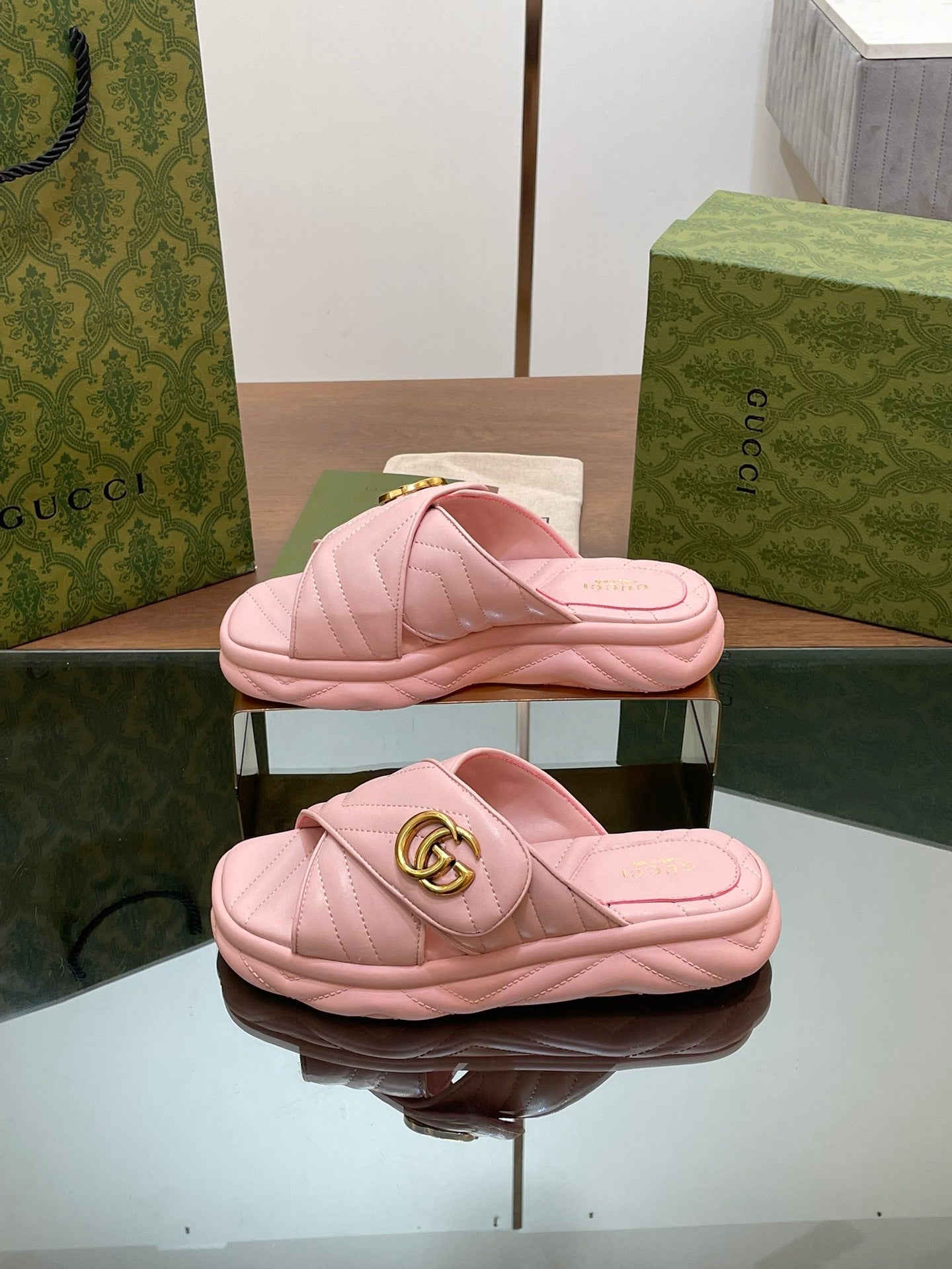 QUILTED PLATFORM SLIDE SANDALS – BLUSH PINK