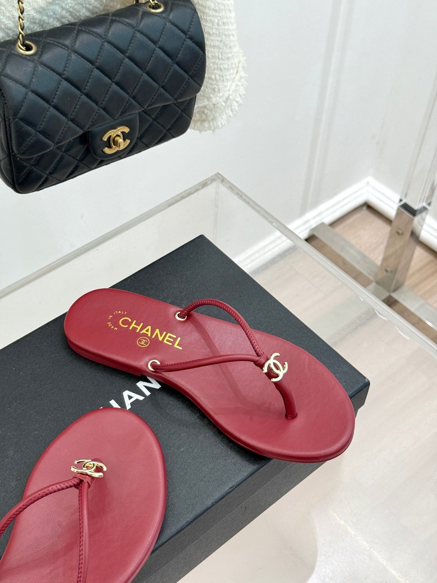 RED MINIMAL THONG SANDALS