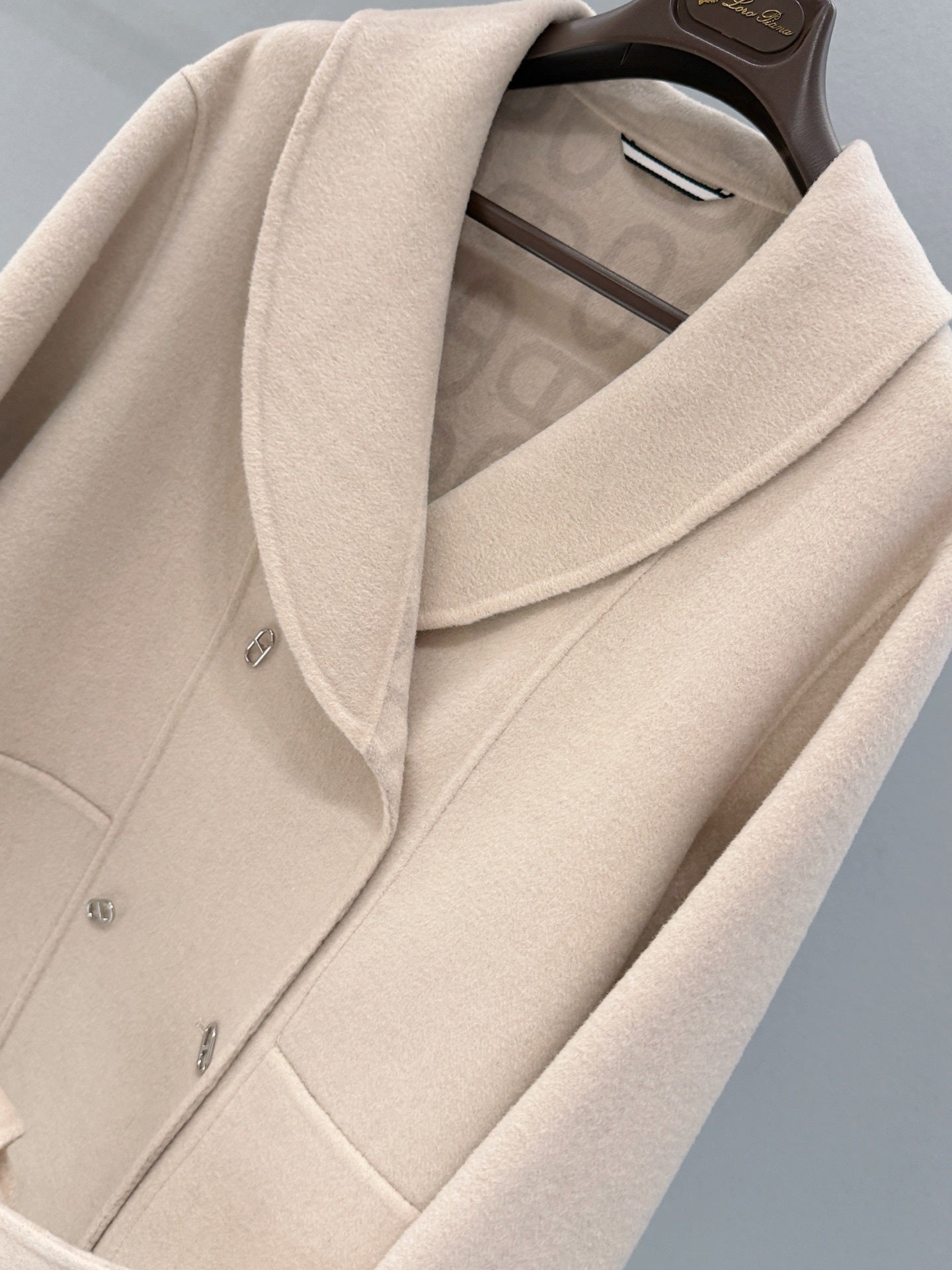 SOFT TAILORED COAT WITH SHAWL COLLAR AND WAIST TIE