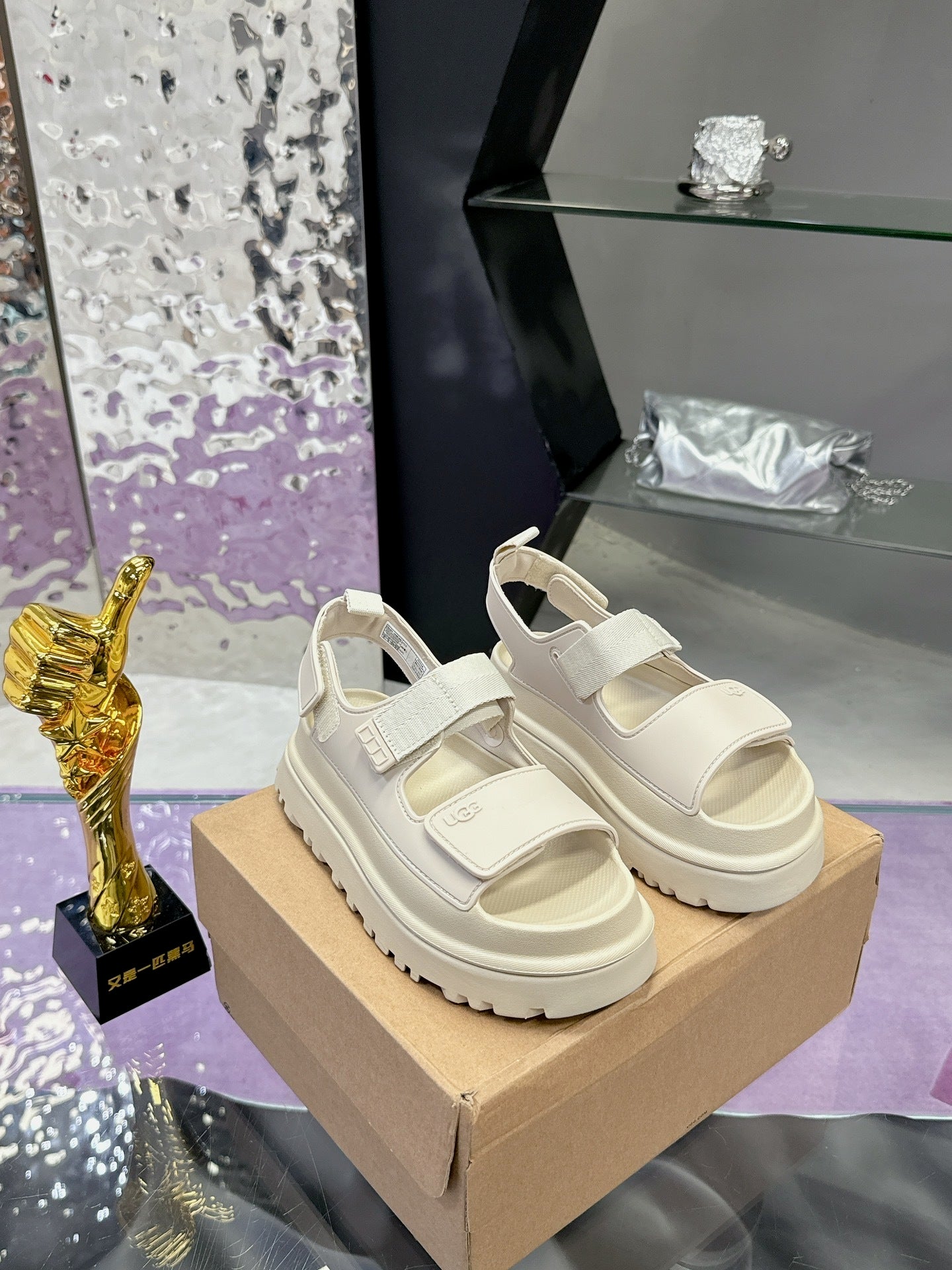 PLATFORM SANDALS – CREAM