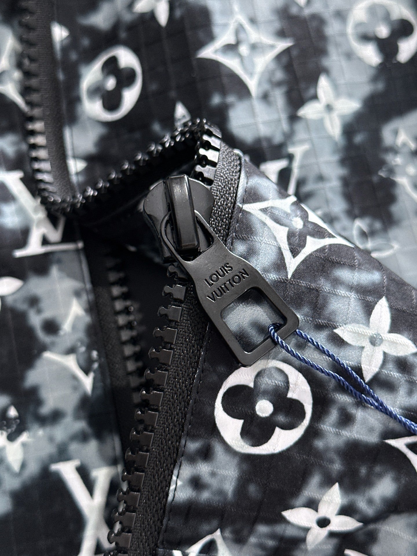 HOODED ZIP JACKET WITH ALL-OVER CONTRAST PATTERN