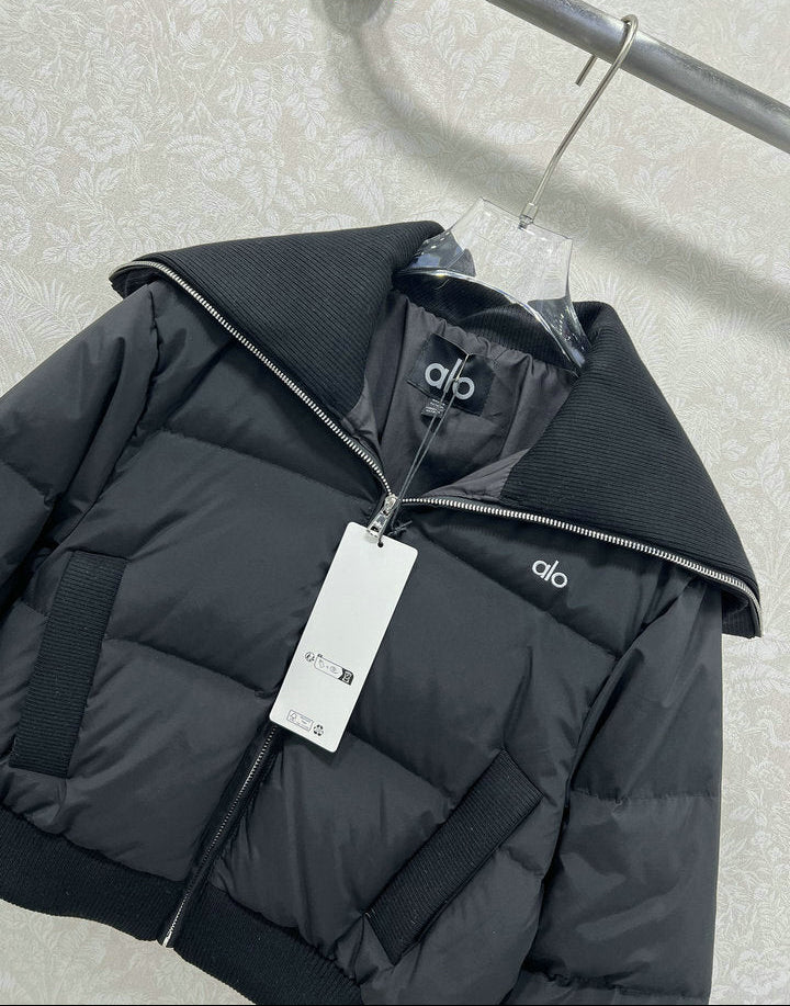 CROPPED INSULATED JACKET WITH WIDE COLLAR
