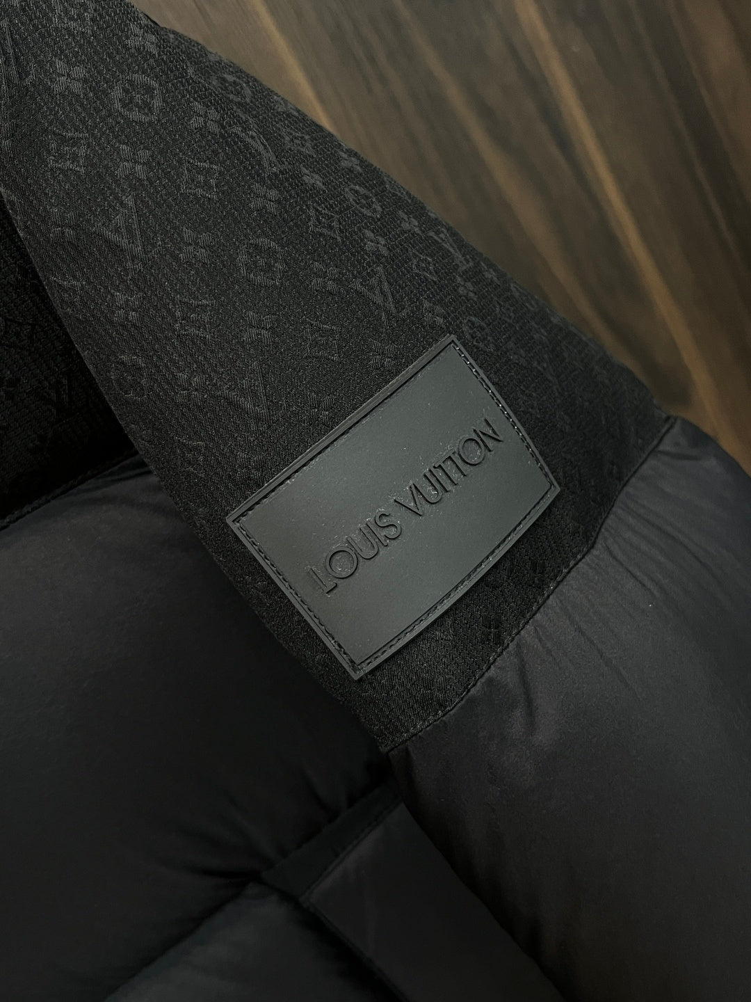 BLACK PADDED PUFFER JACKET WITH HIGH COLLAR