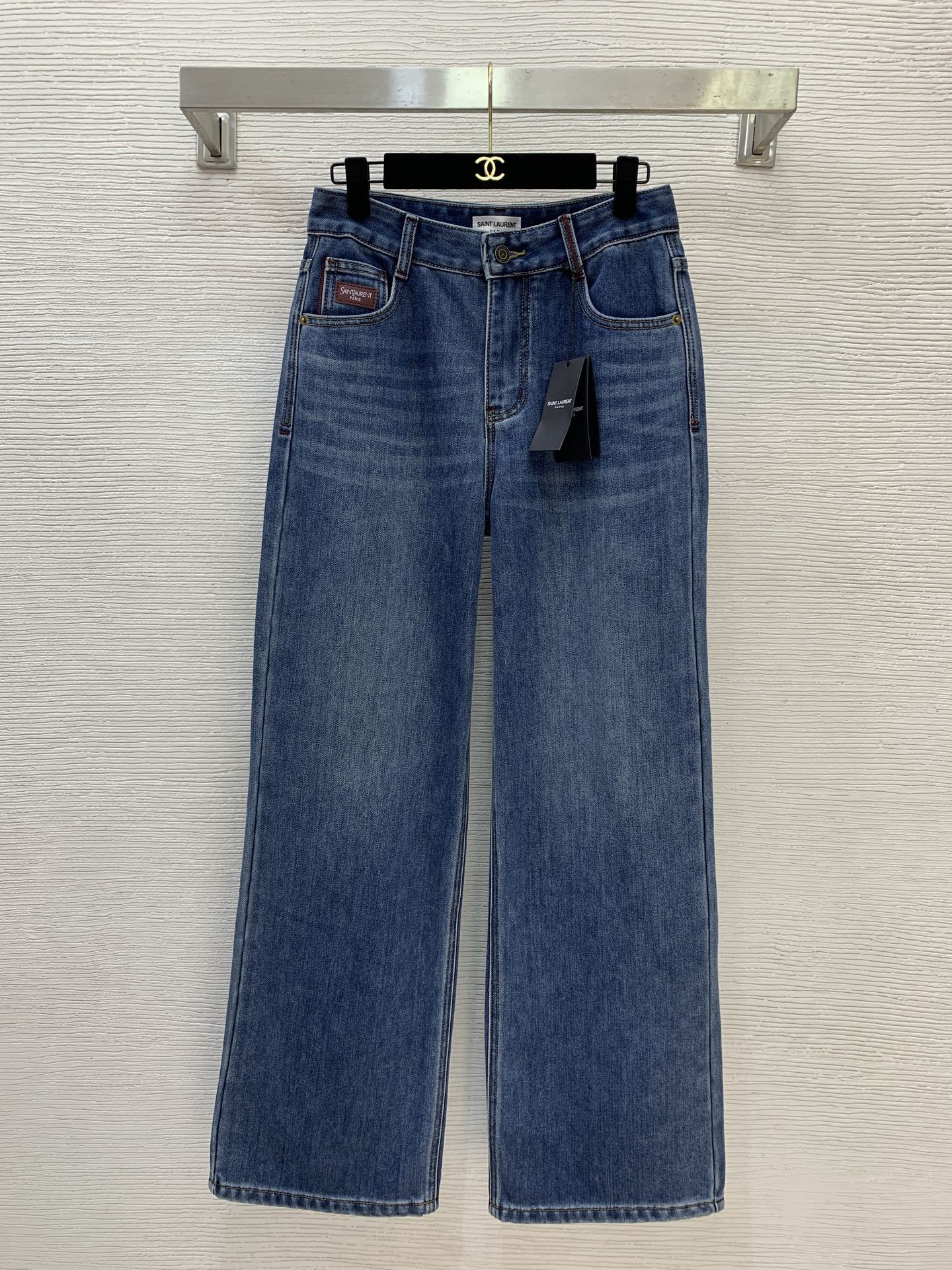 HIGH-WAIST STRAIGHT LEG DENIM JEANS